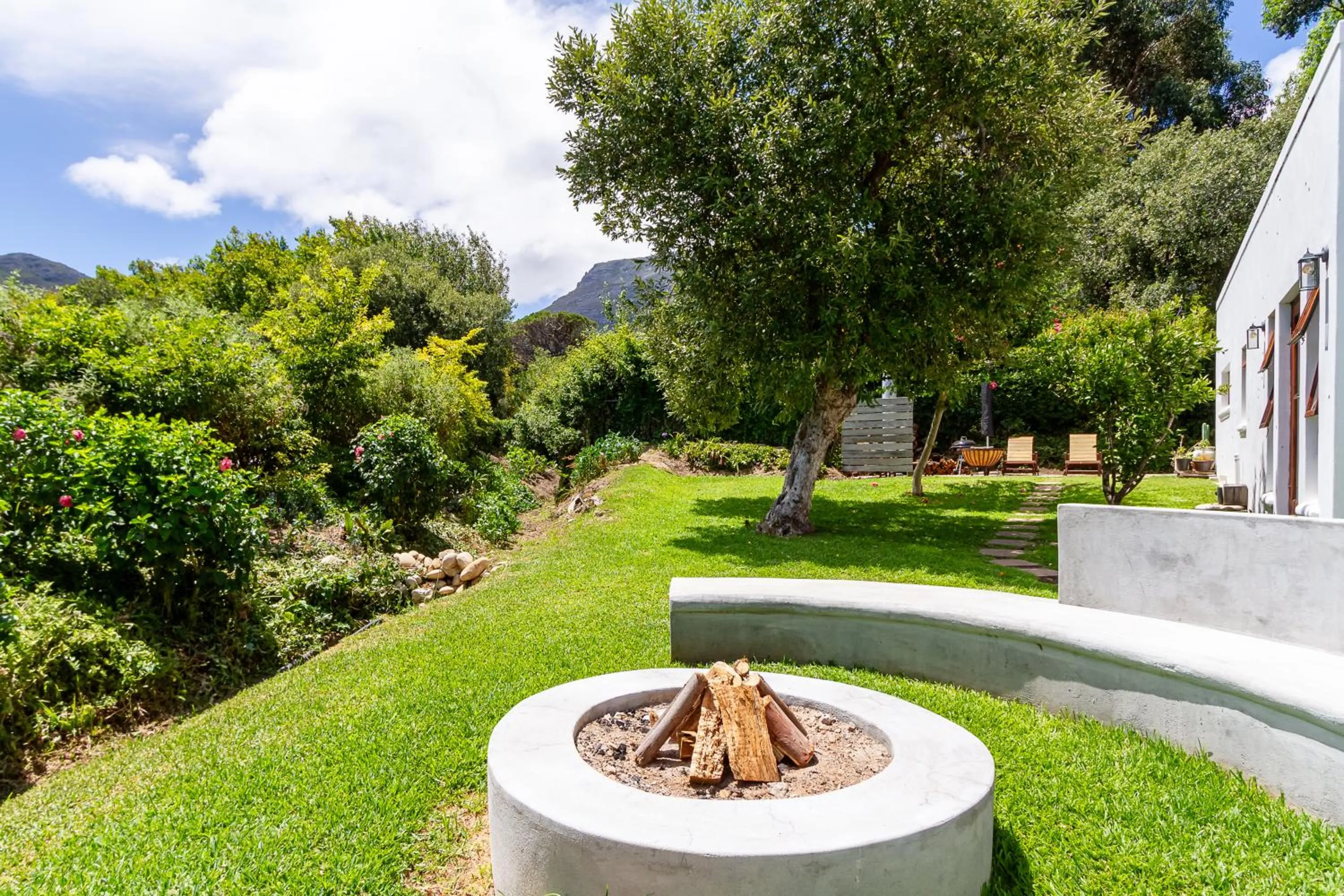 Noordhoek Village Hotel