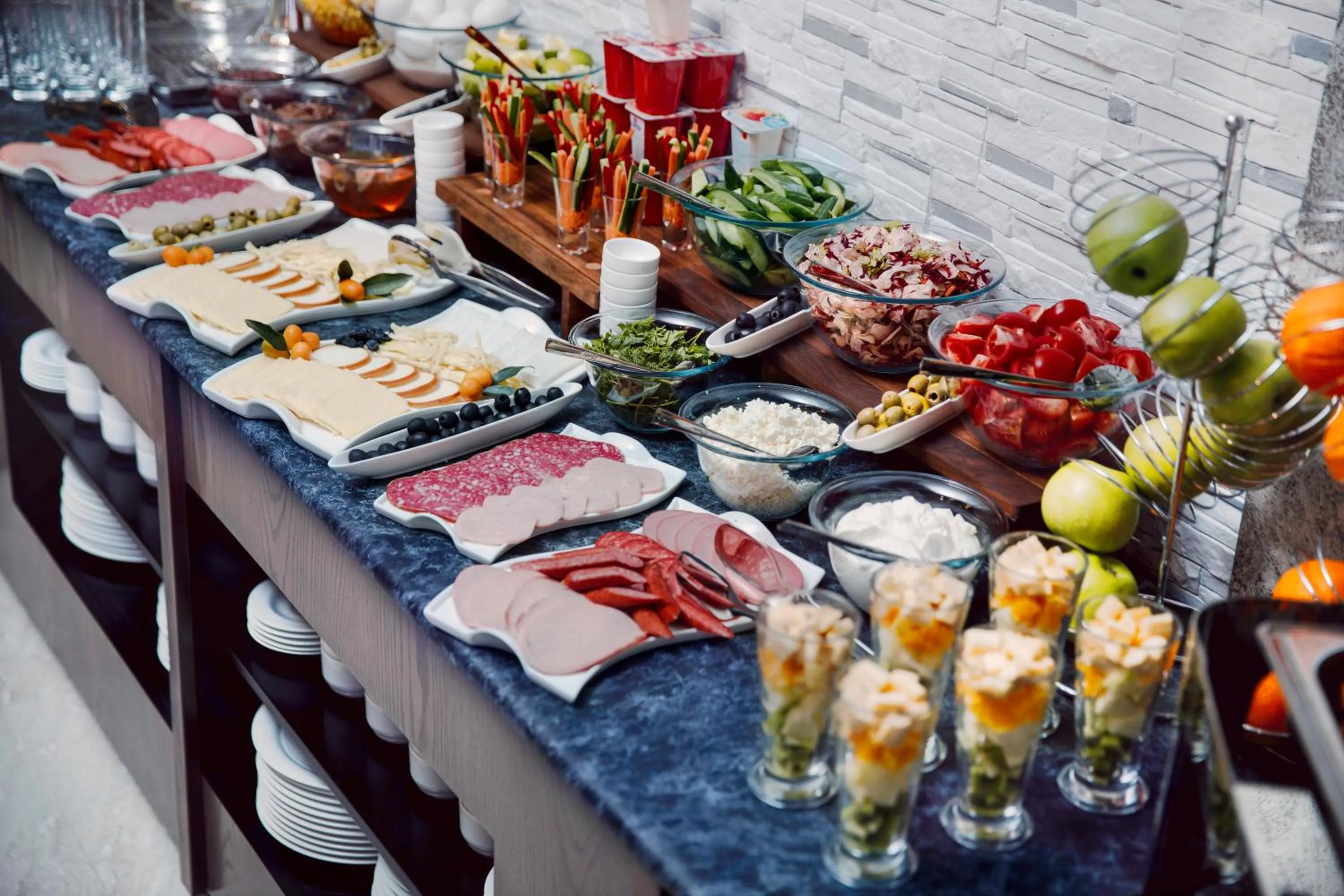 Buffet breakfast in Parallel Hotel