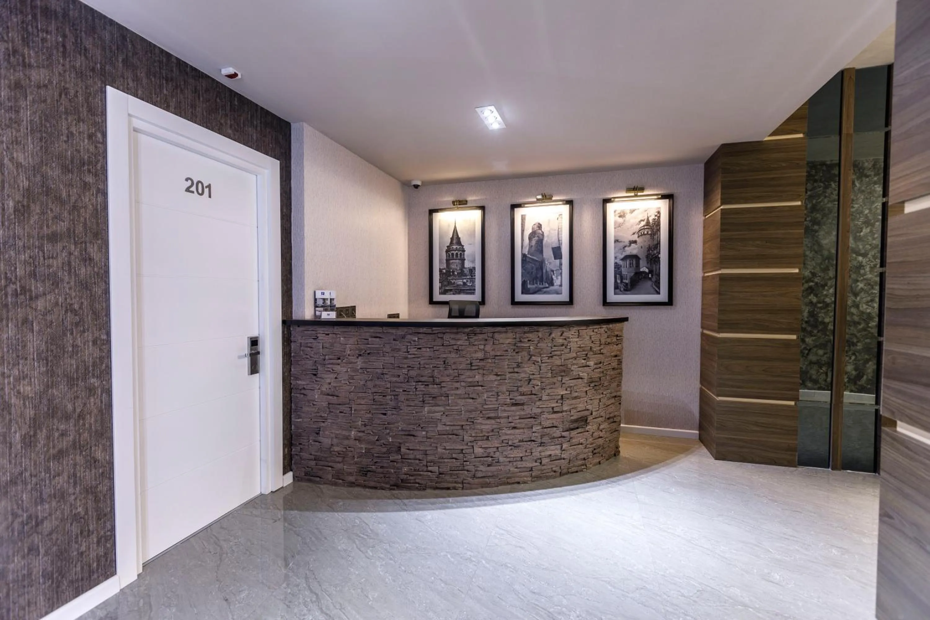 Lobby or reception in Parallel Hotel