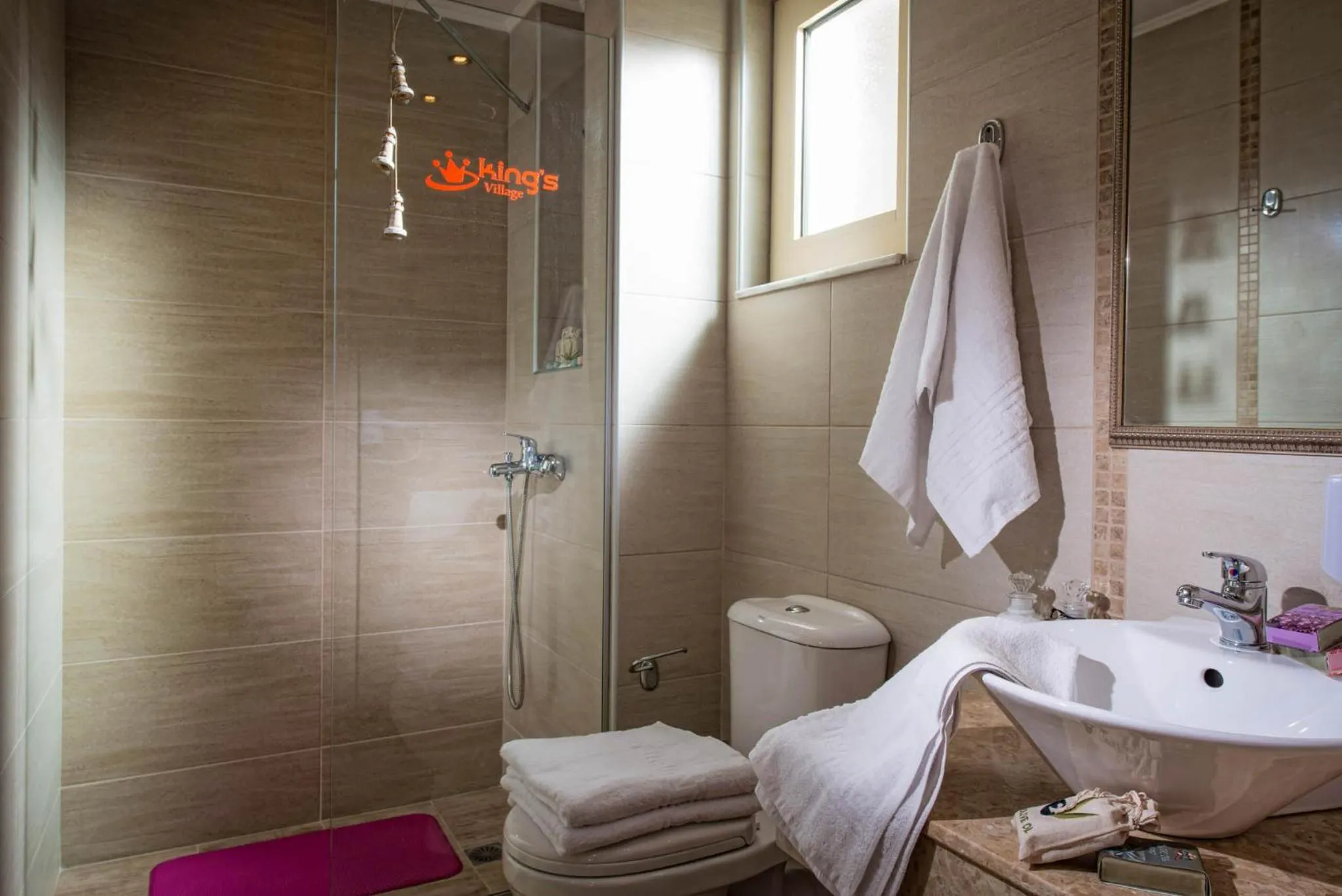 Bathroom in Sarpidon Apartments