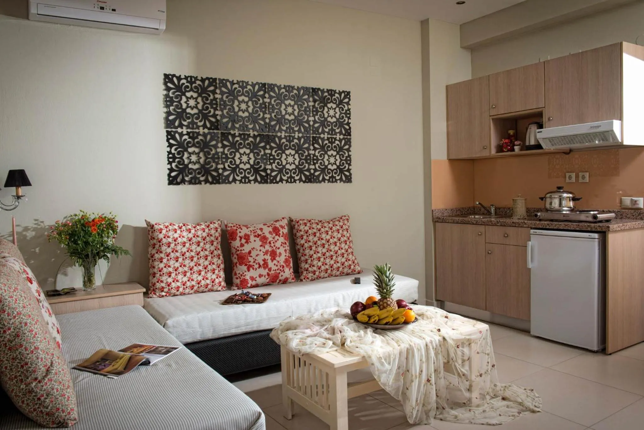 Kitchen or kitchenette in Sarpidon Apartments