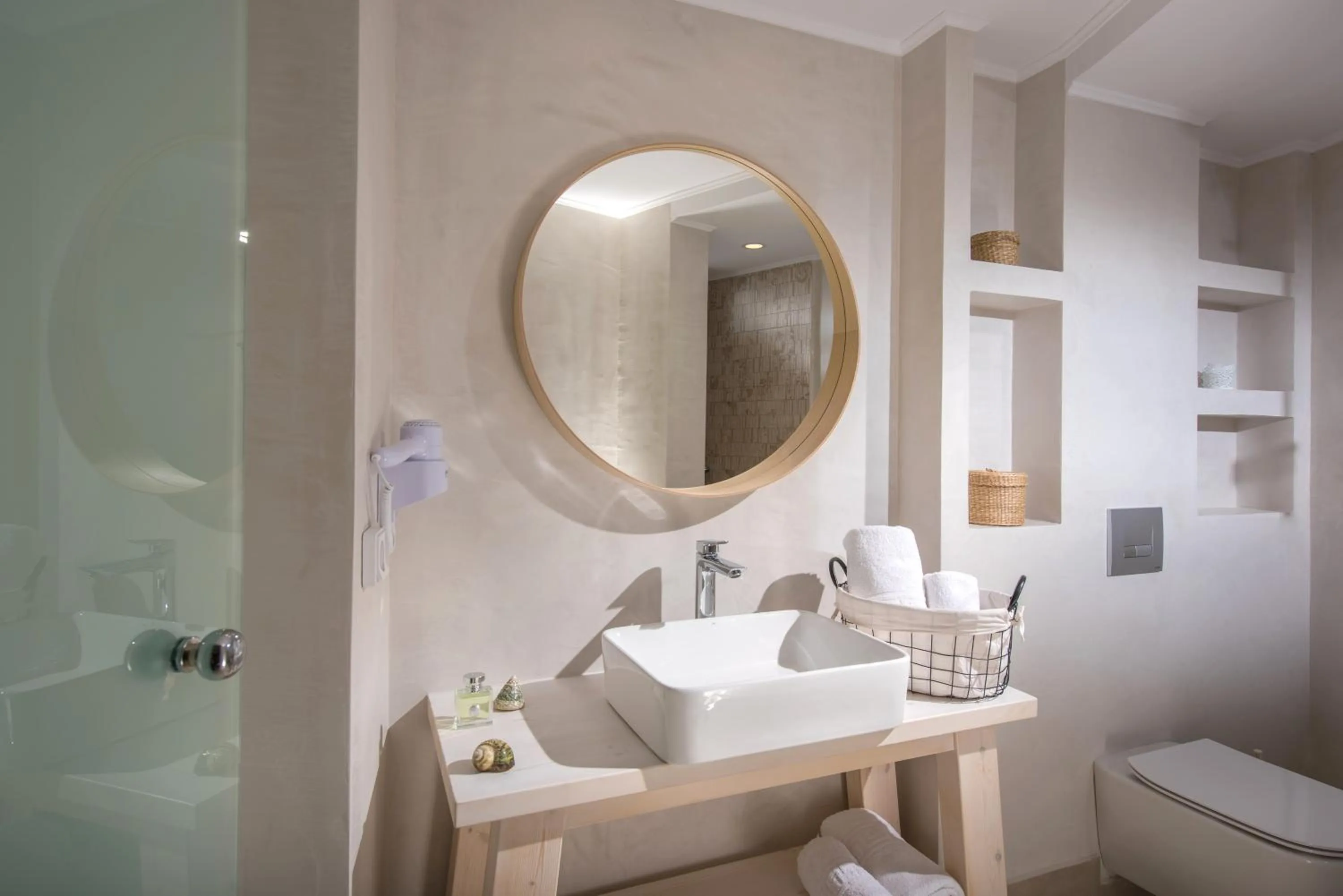 Bathroom in Sarpidon Apartments