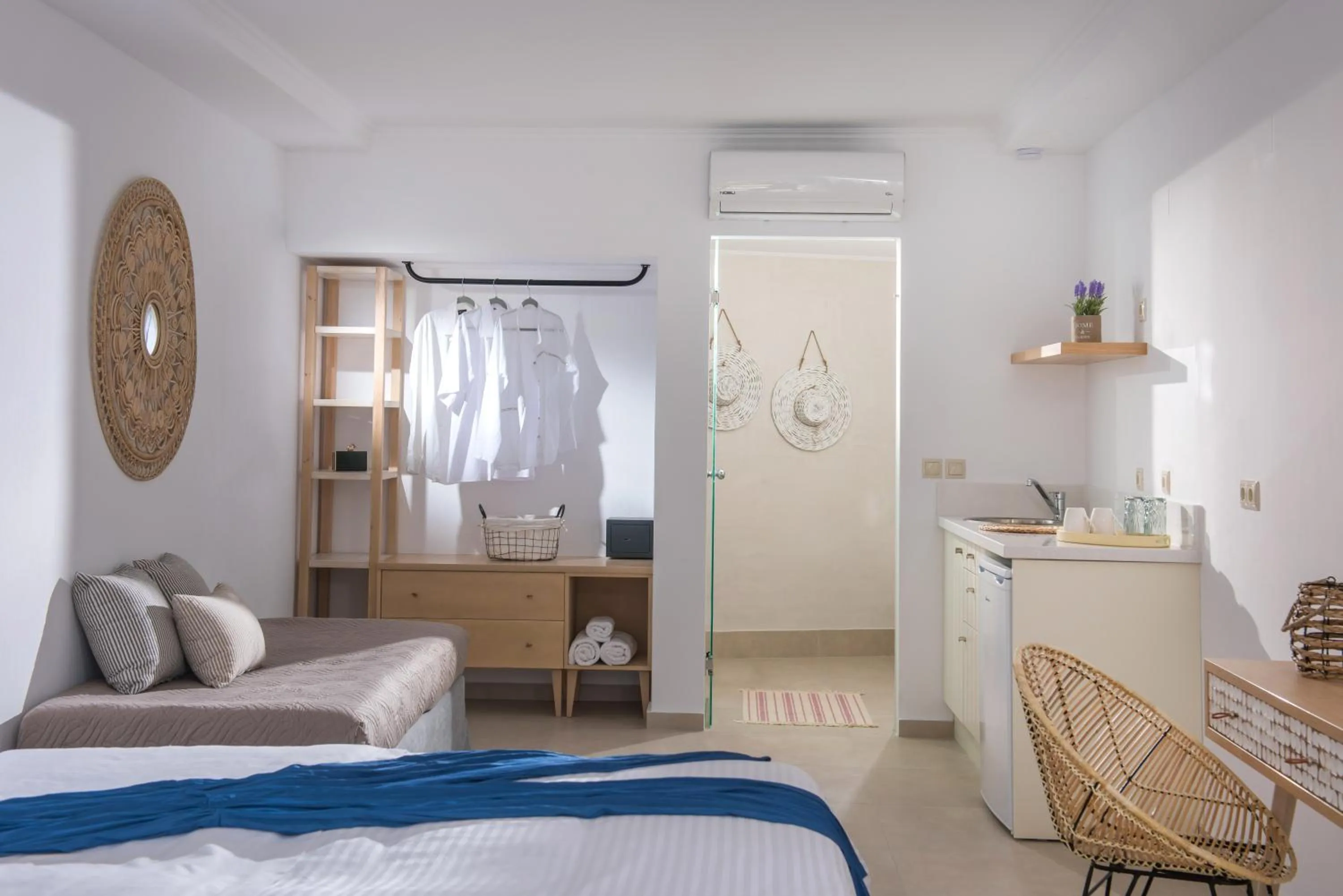 Bedroom, Bed in Sarpidon Apartments