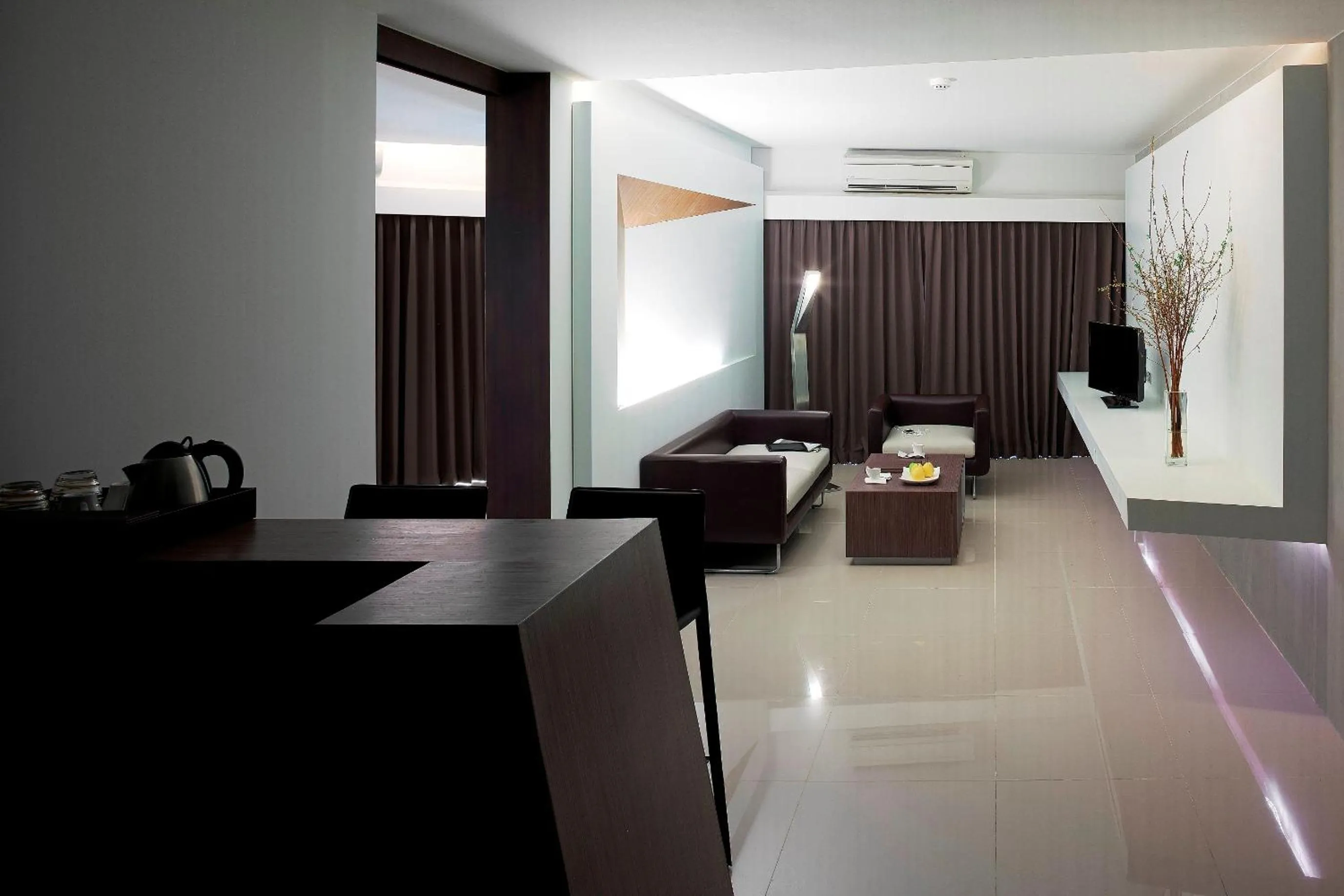 TV and multimedia in Nine Forty One Hotel