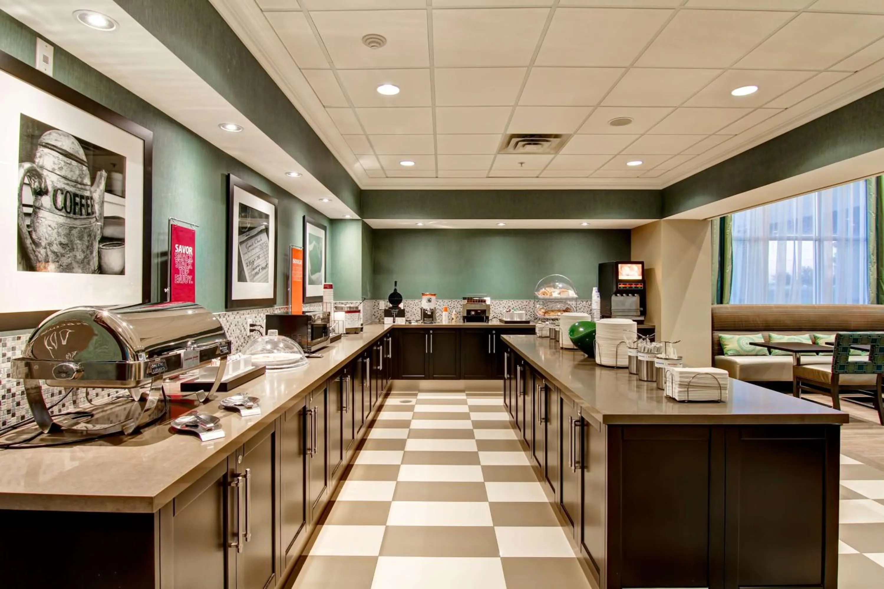 Restaurant/places to eat in Hampton Inn London Ontario