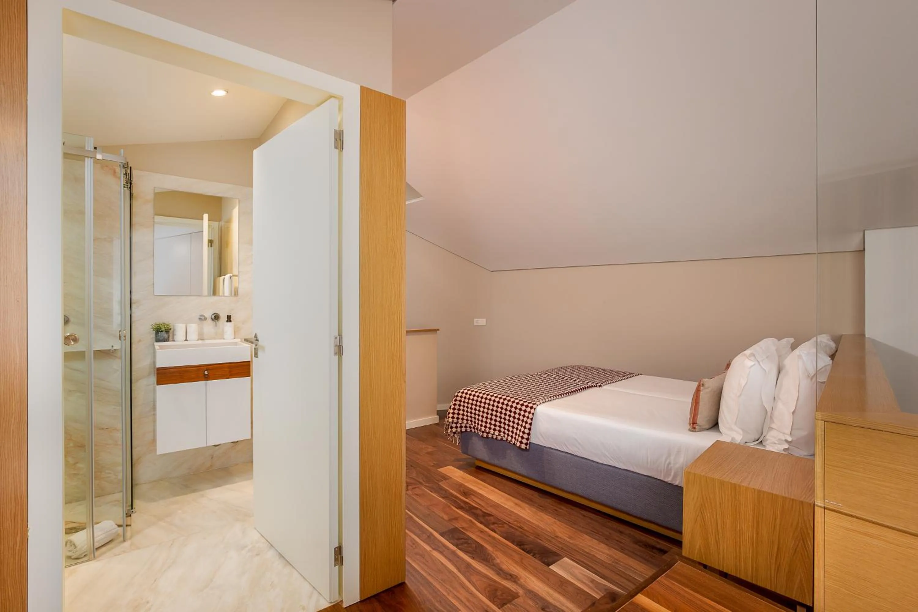 Bedroom, Bed in RS Porto Historic Center