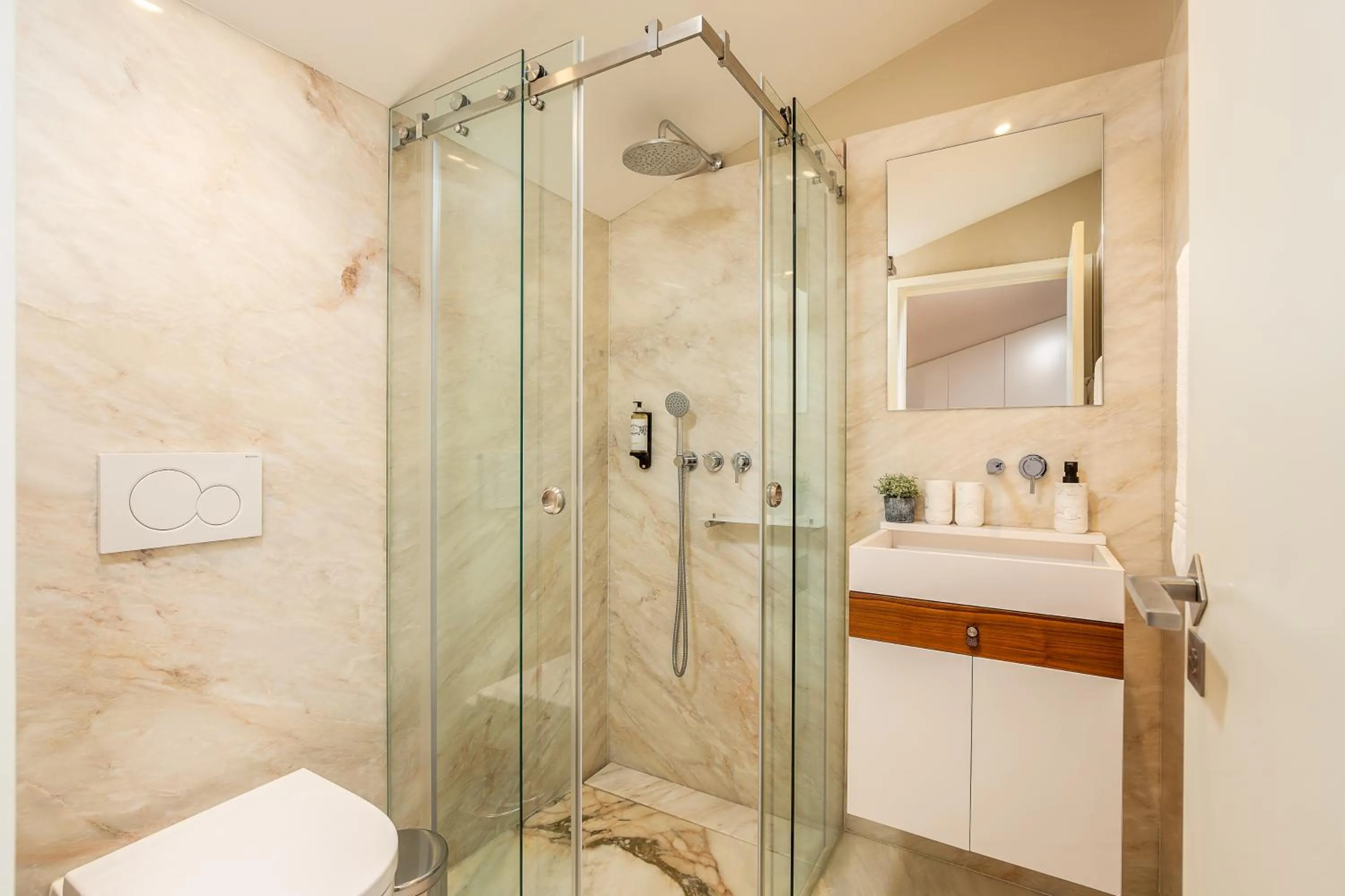 Bathroom in RS Porto Historic Center