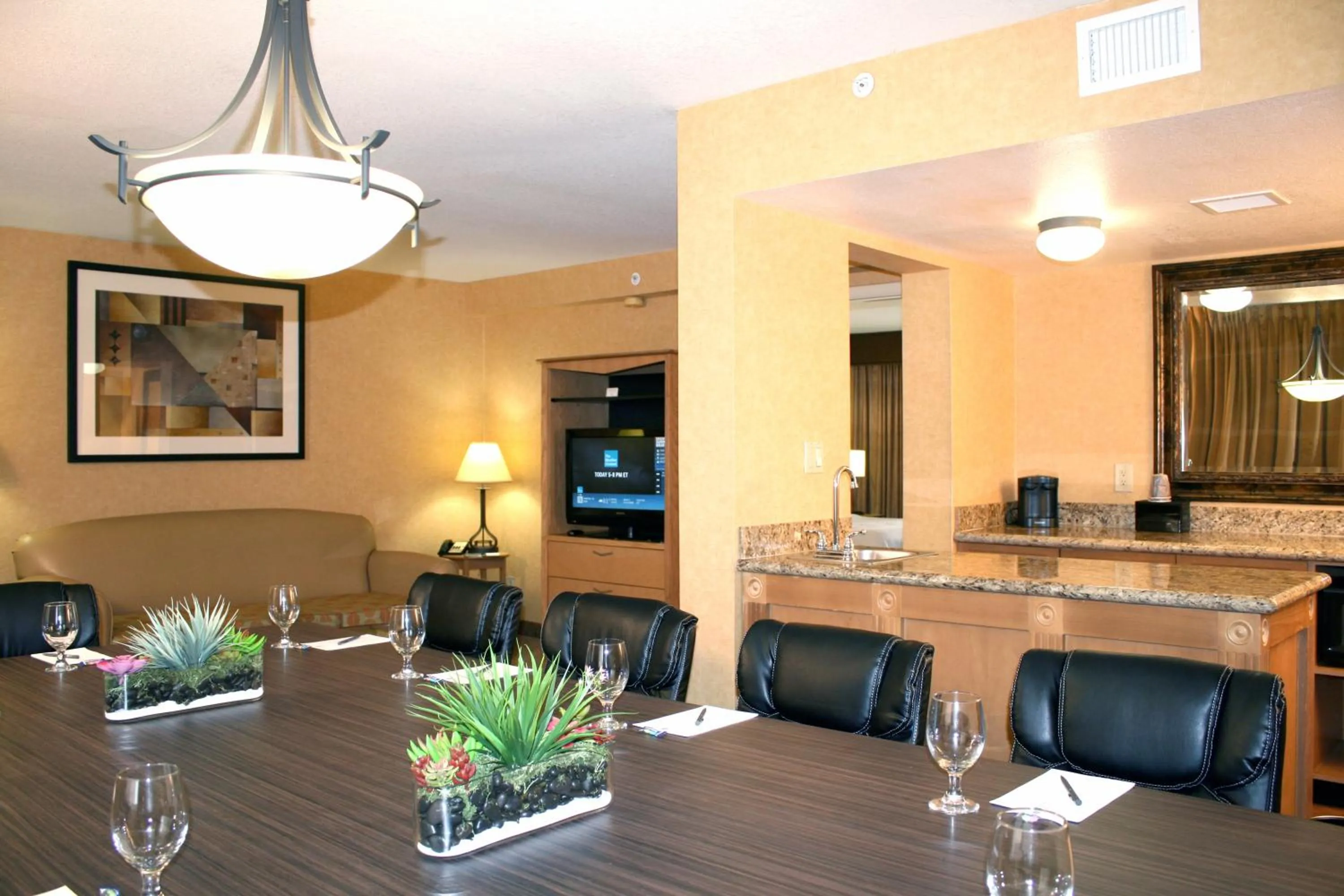 Lobby/Reception in Embassy Suites Phoenix Airport at 24th Street