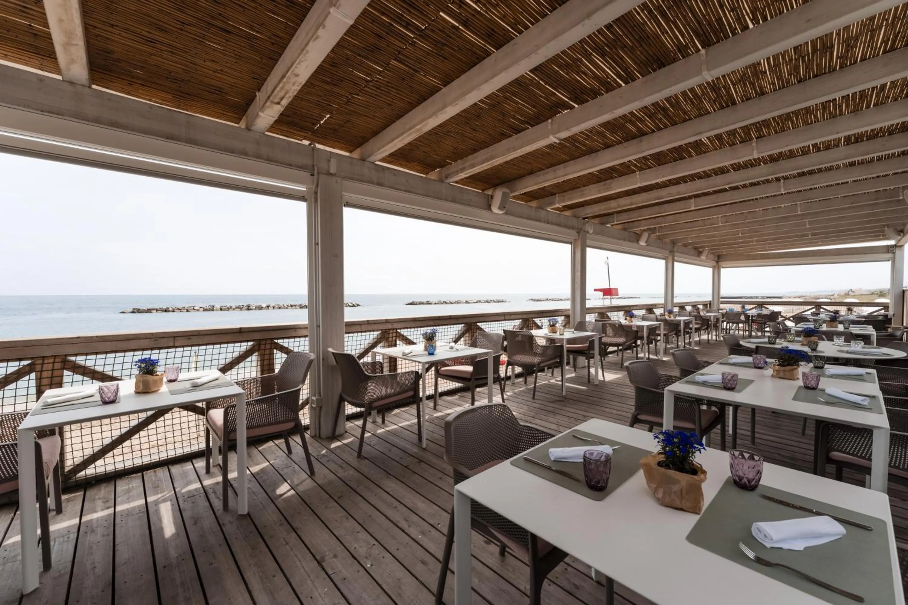 Restaurant/places to eat in Natural Village Resort