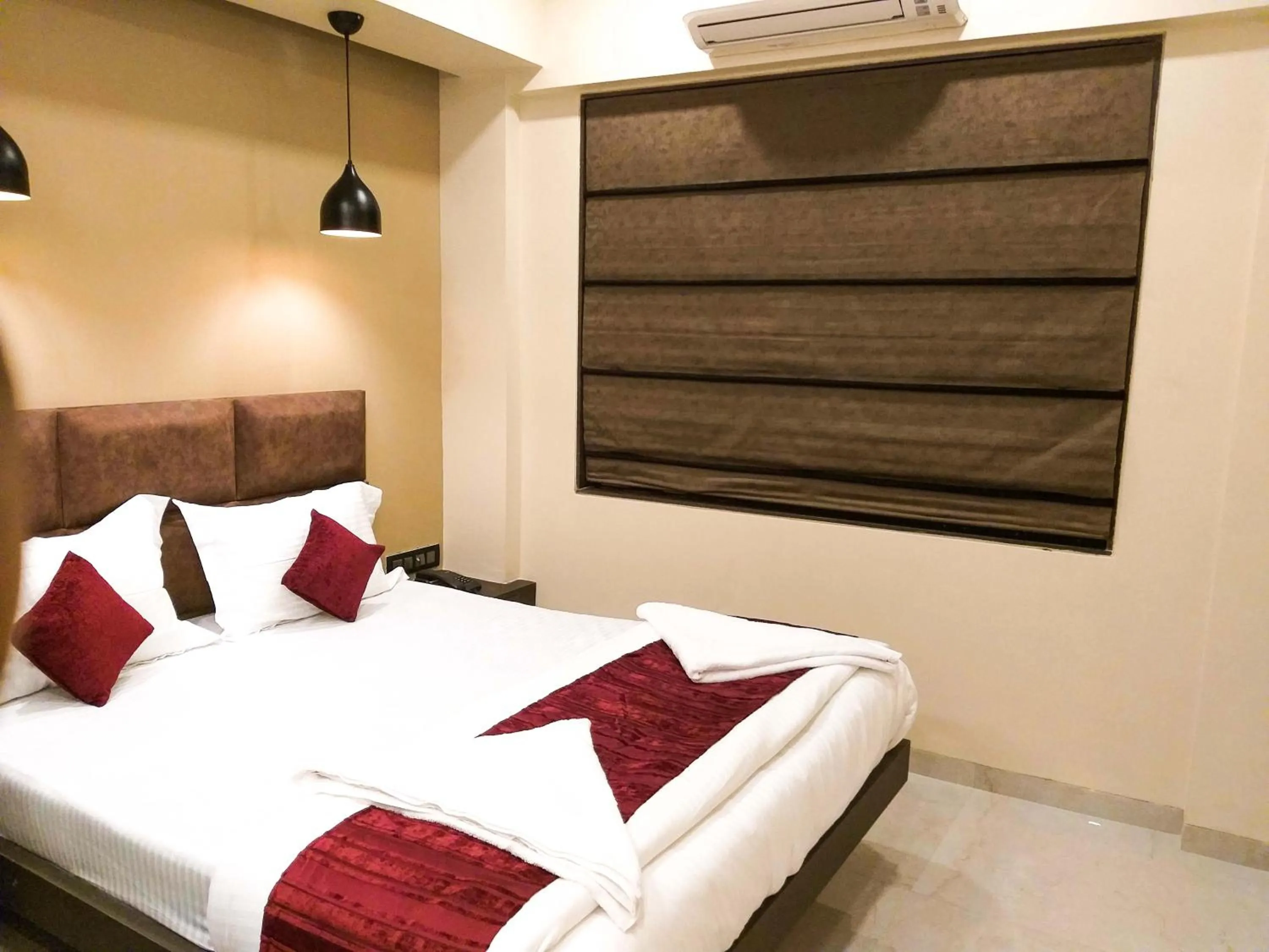 Photo of the whole room, Bed in The Fountain Inn - Fort