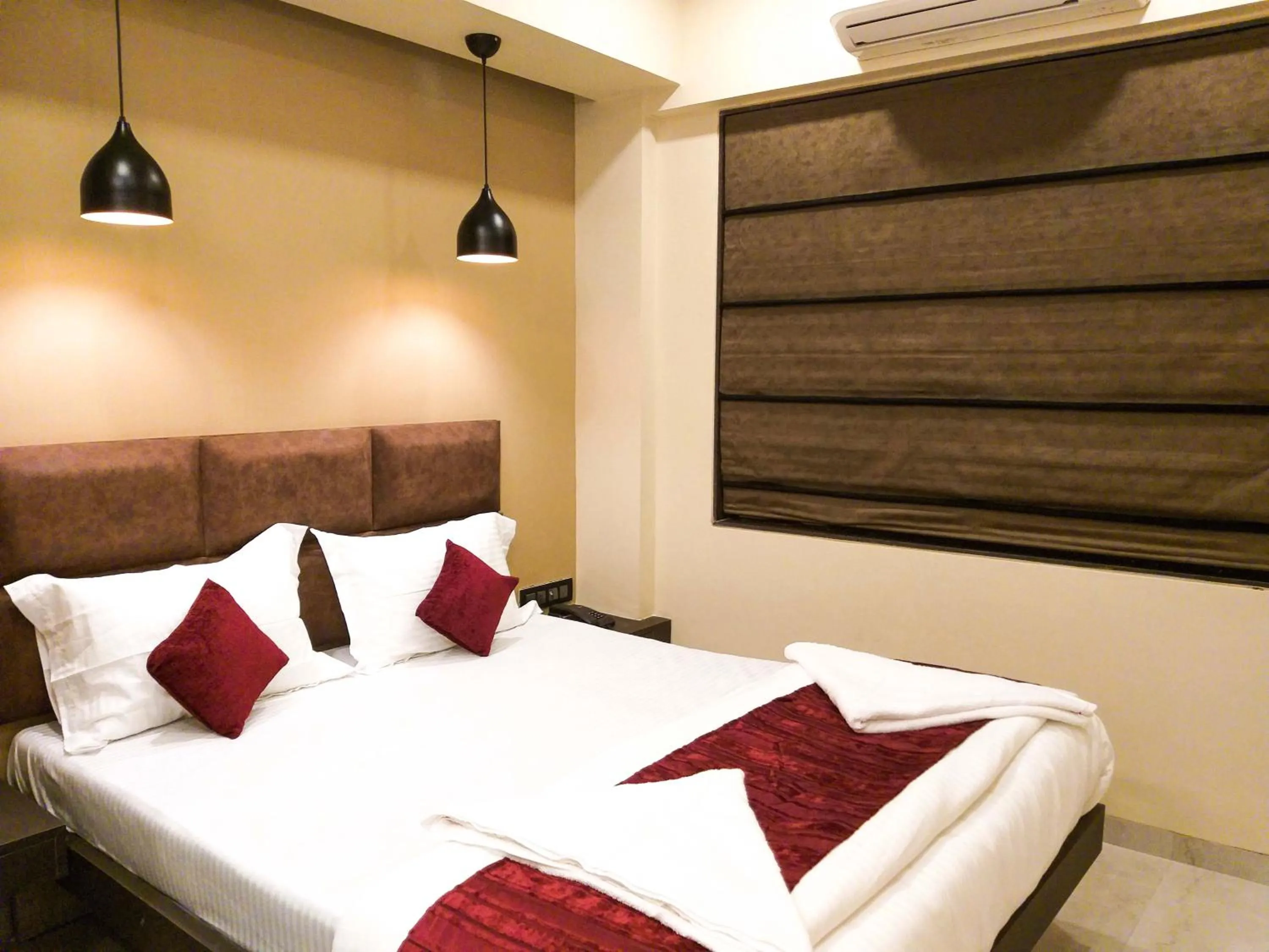 Photo of the whole room, Bed in The Fountain Inn - Fort