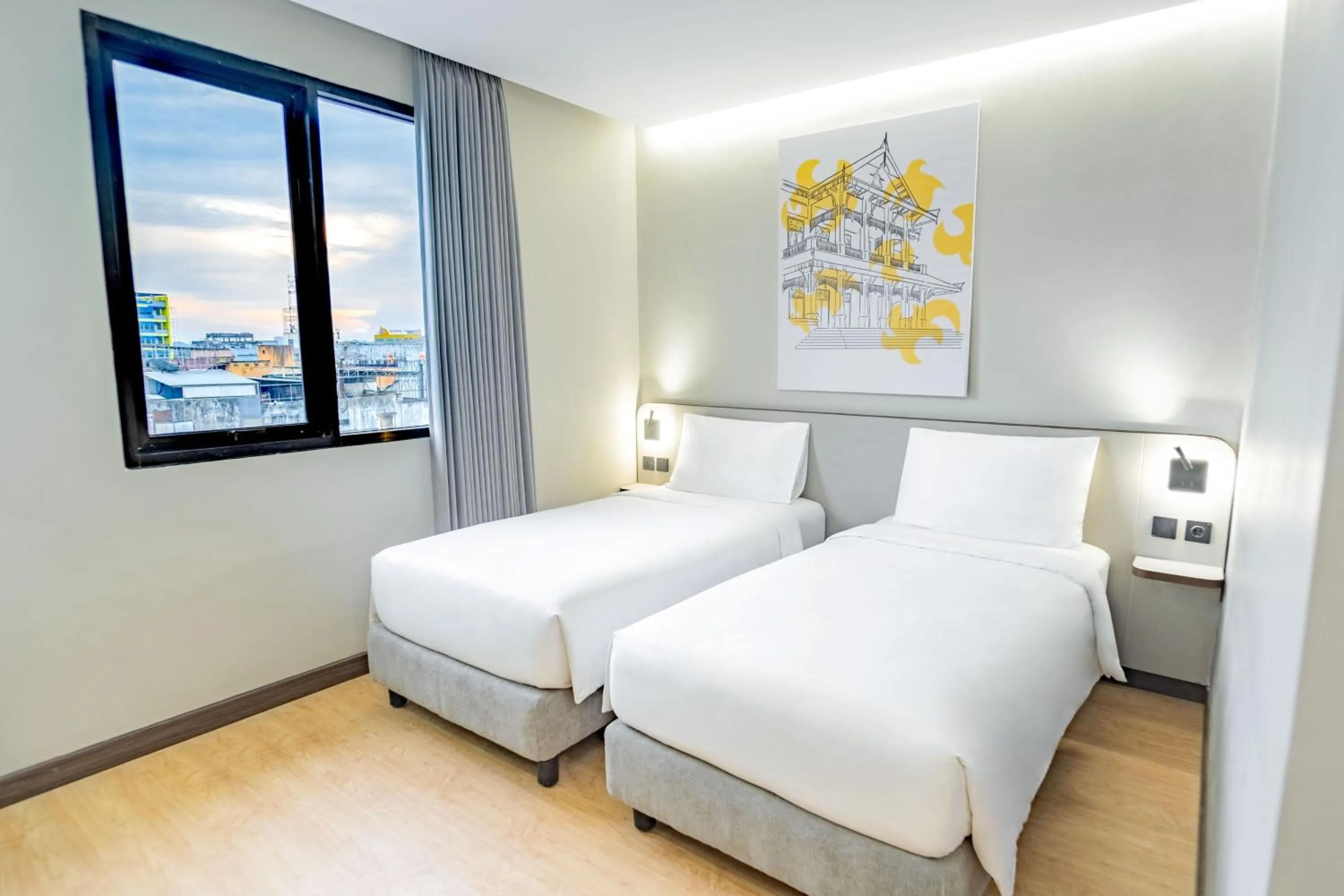Bedroom, Bed in Yello Hotel Samarinda