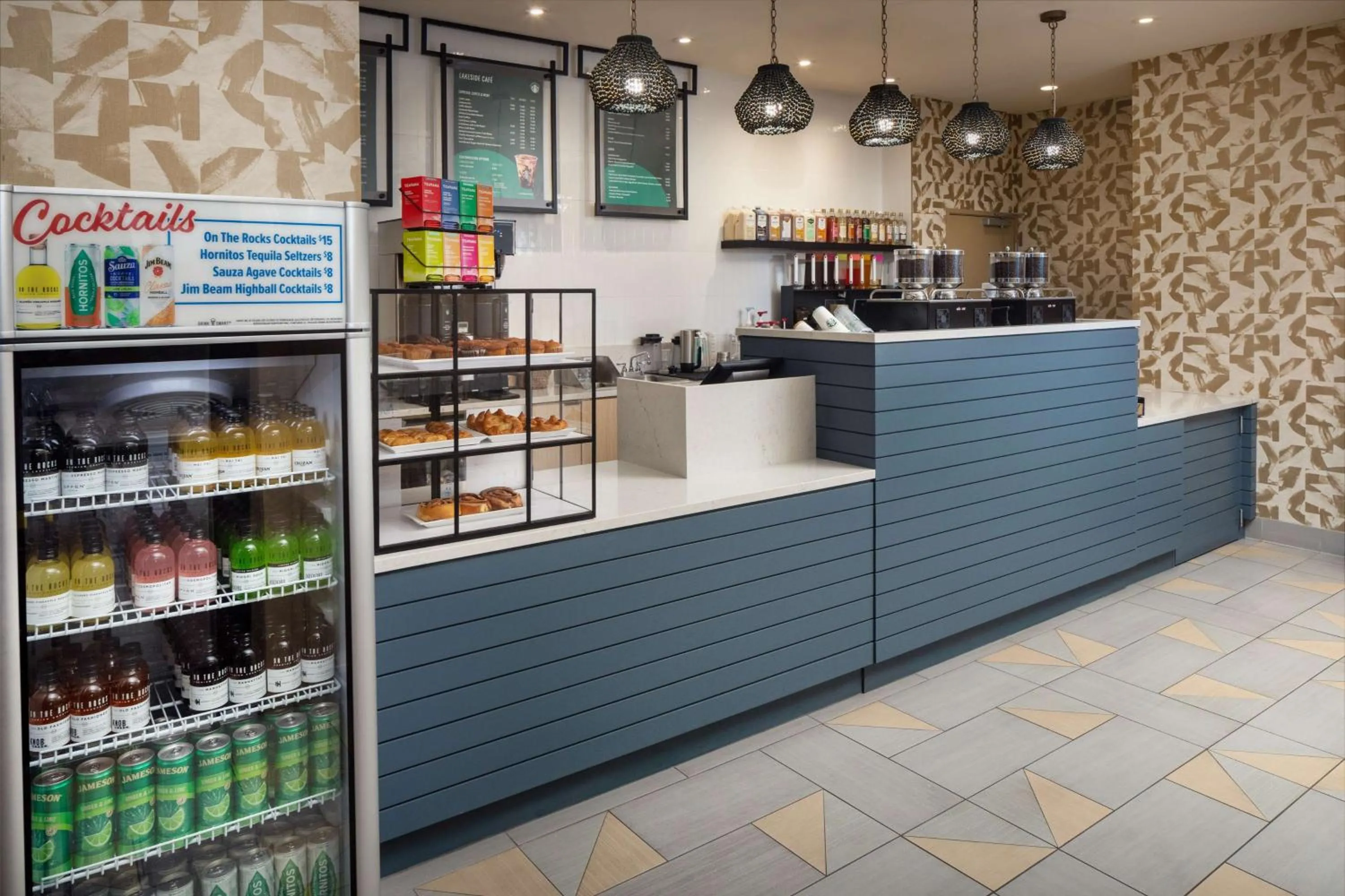 Restaurant/places to eat in Hilton St. Petersburg Carillon Park