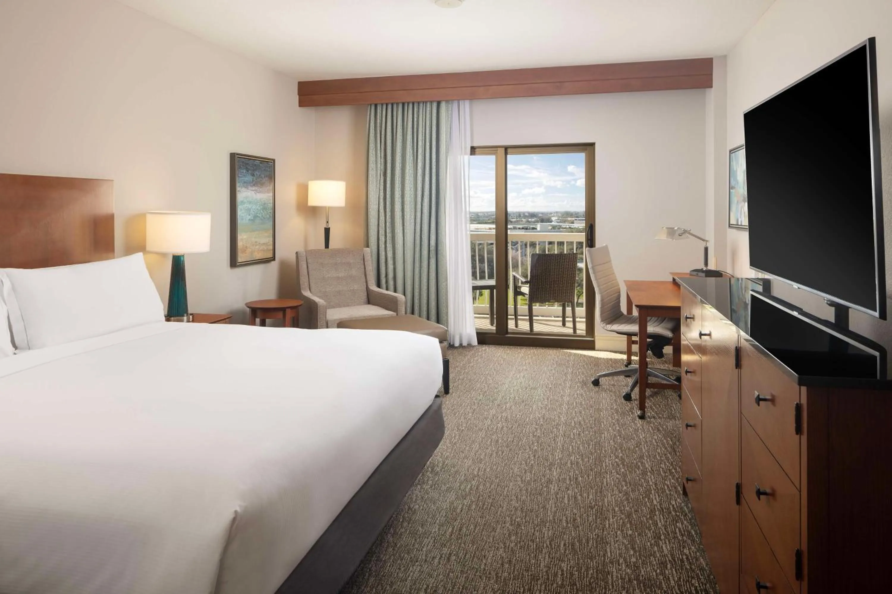 Living room, Bed in Hilton St. Petersburg Carillon Park