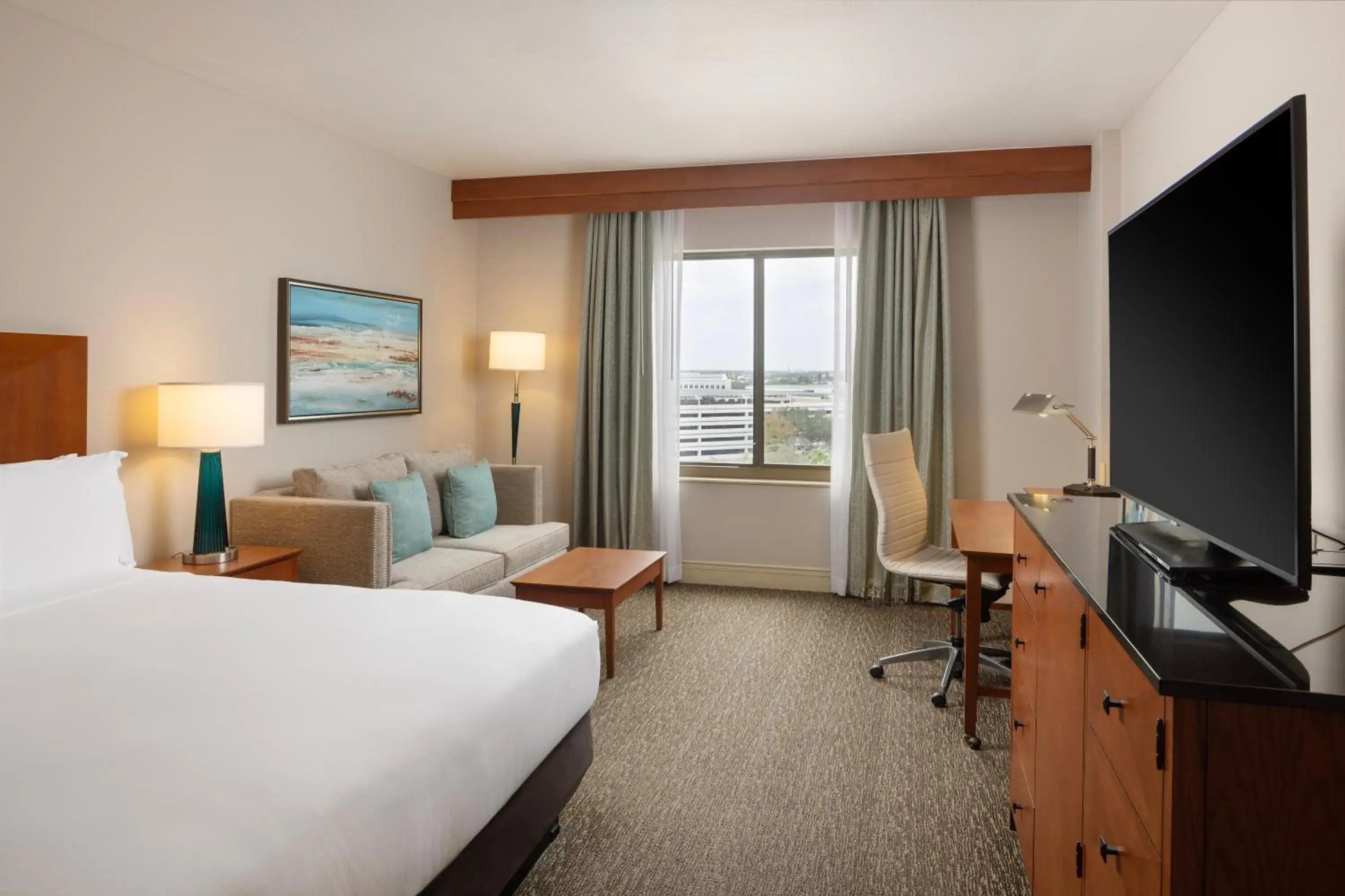 King Room in Hilton St. Petersburg Carillon Park King Room in Hilton St. Petersburg Carillon Park