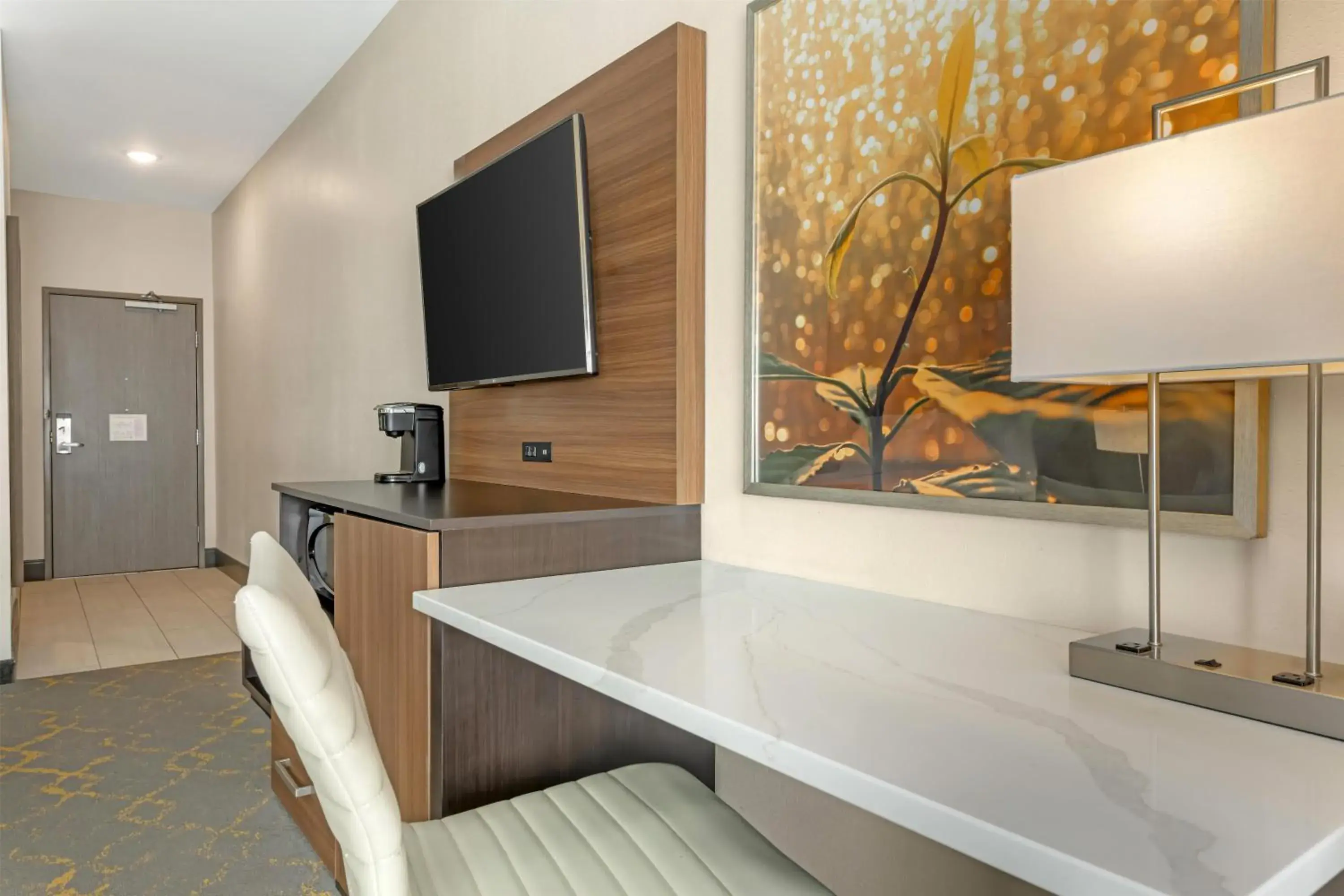 Queen Room with Two Queen Beds and Roll-In Shower - Mobility Access/Non-Smoking in Best Western Plus Isanti Queen Room with Two Queen Beds and Roll-In Shower - Mobility Access/Non-Smoking in Best Western Plus Isanti