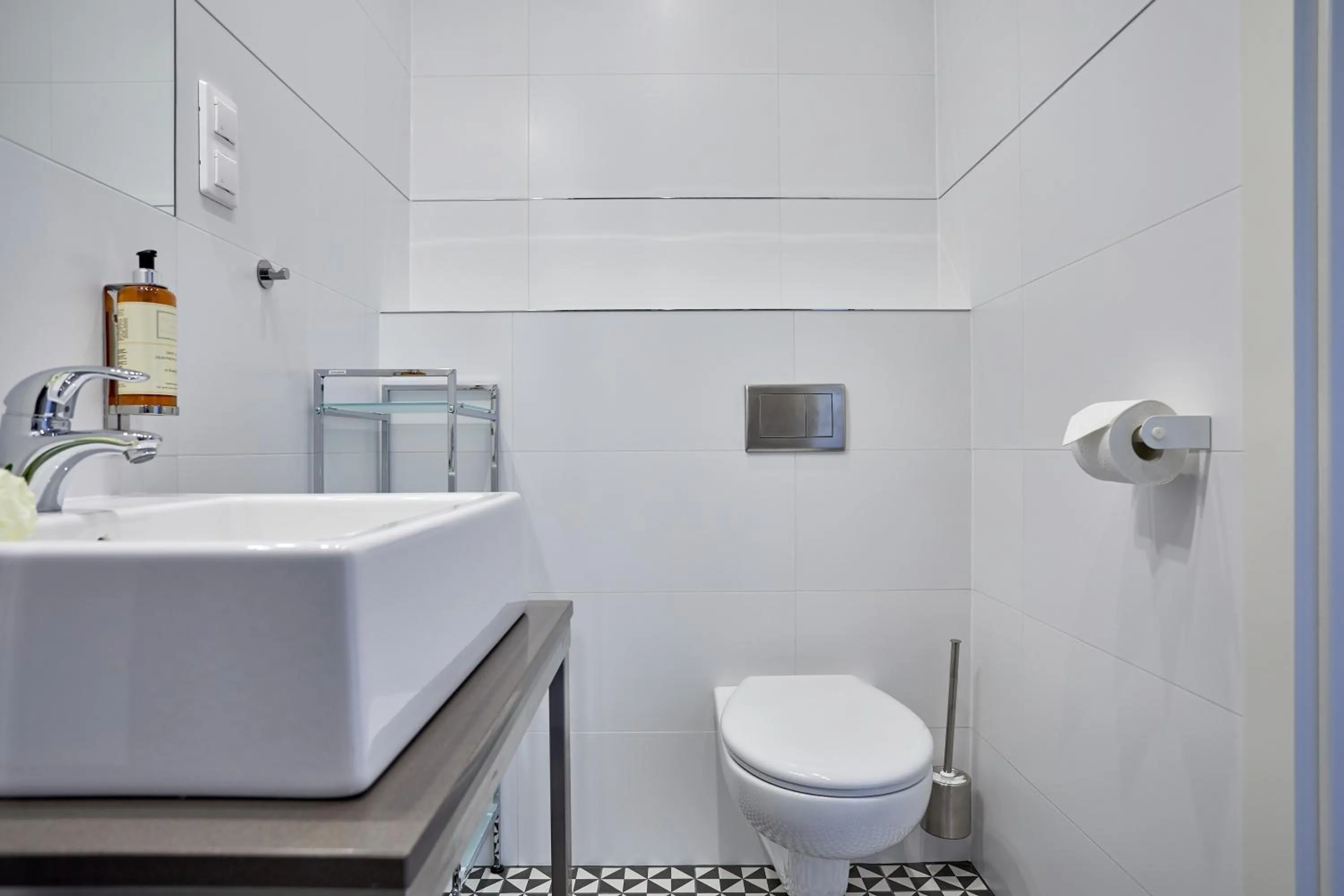 Toilet in FLORIANSKA 32 by PI Apartments