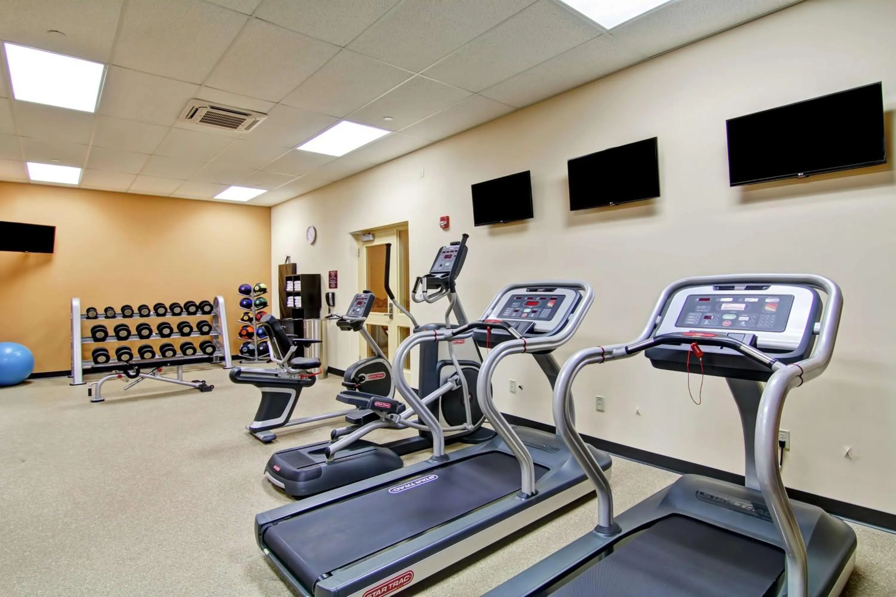 Fitness centre/facilities in Hilton Garden Inn Ottawa Airport