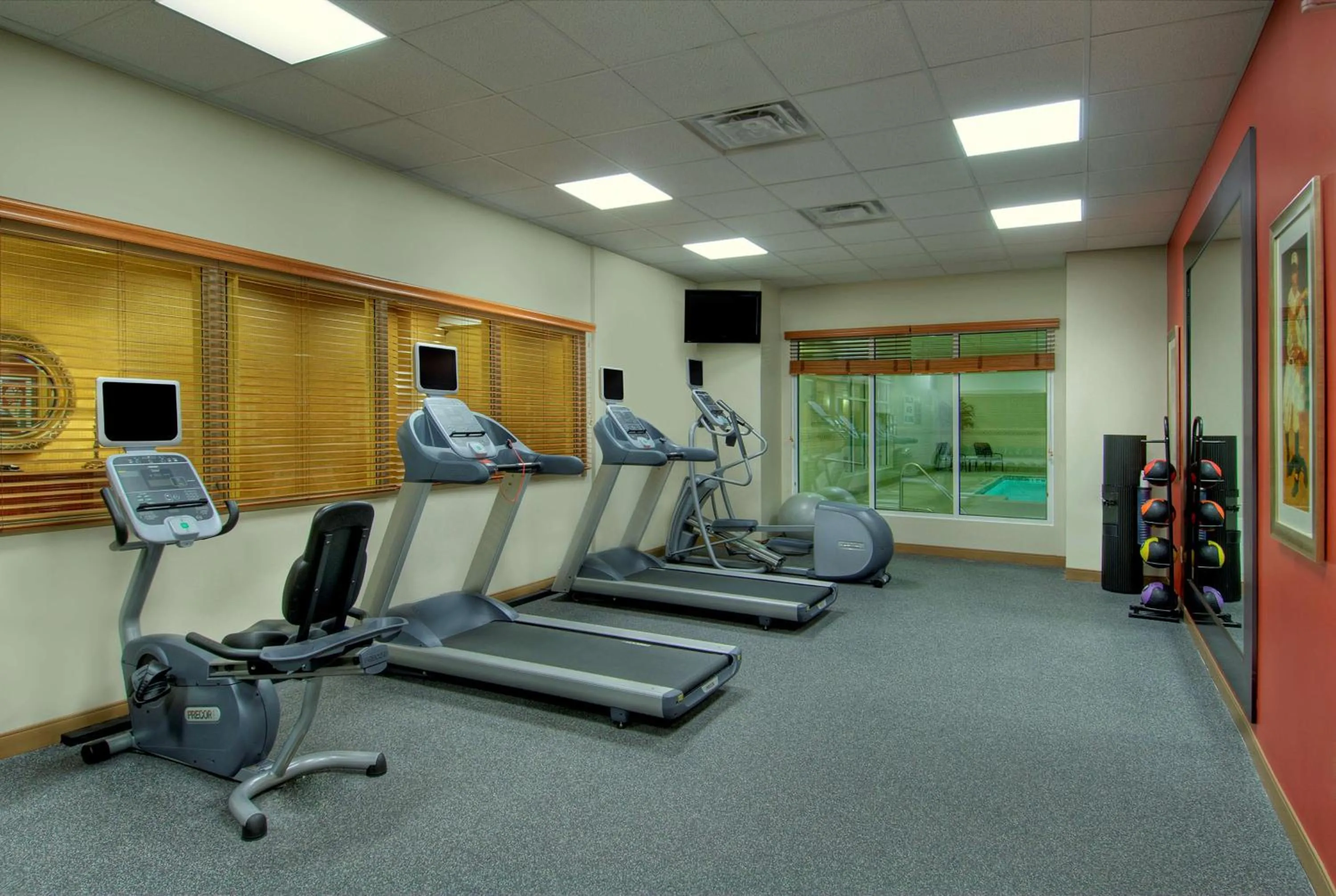 Fitness centre/facilities in Hilton Garden Inn Ottawa Airport