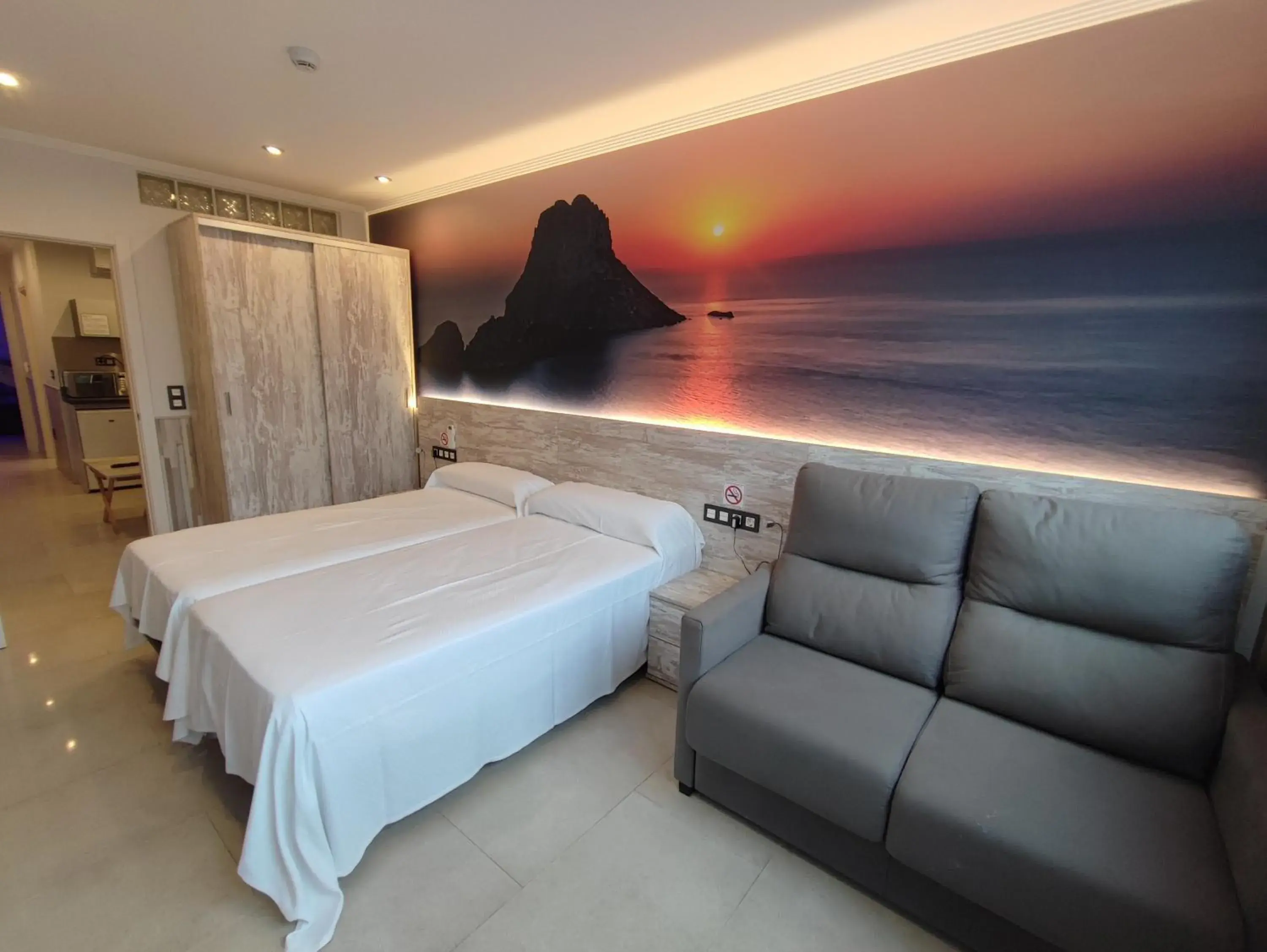 Deluxe Apartment (3 Adults) in Pensión Astigarraga Deluxe Apartment (3 Adults) in Pensión Astigarraga