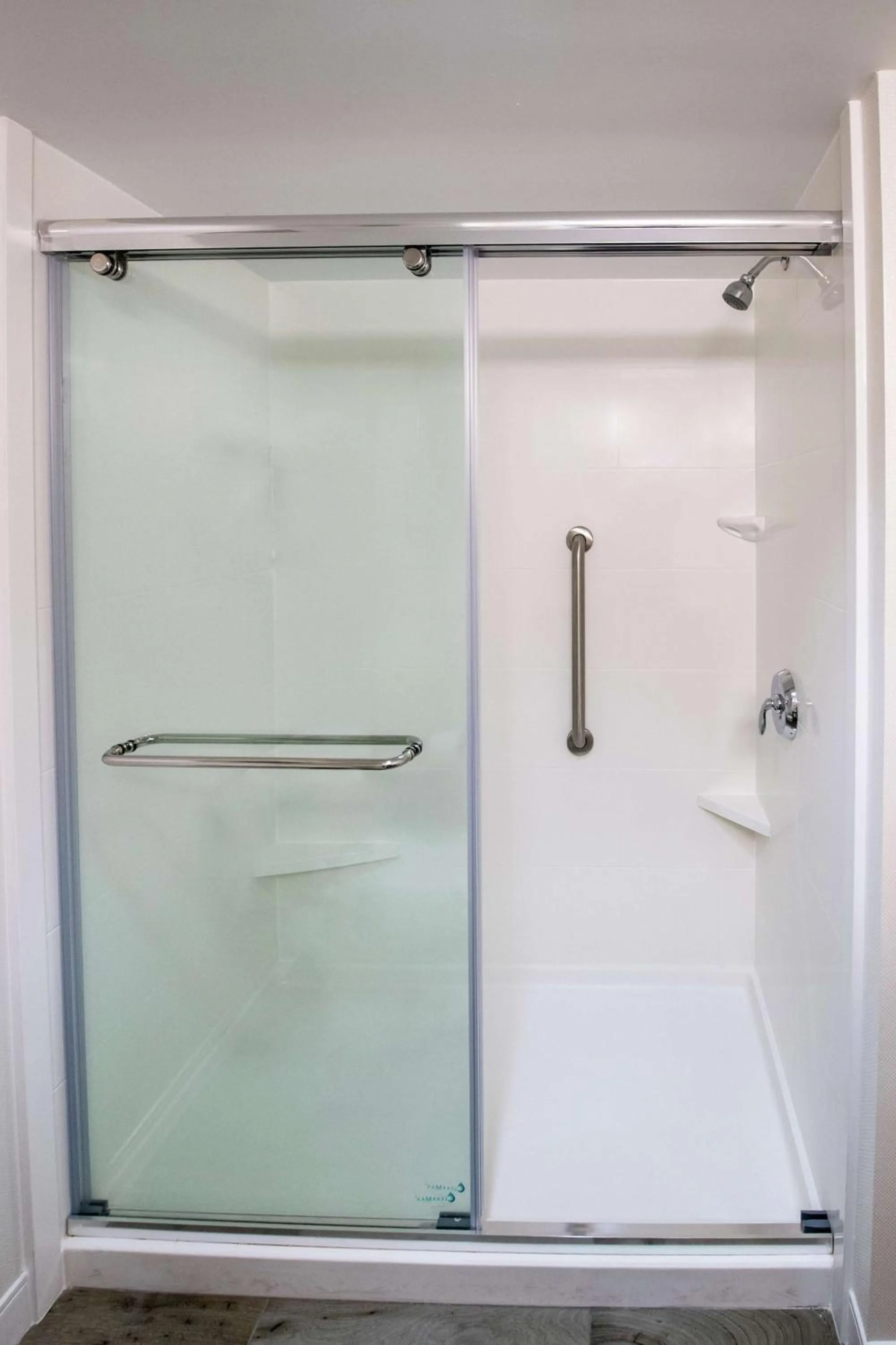 Bathroom in Hampton Inn Gainesville