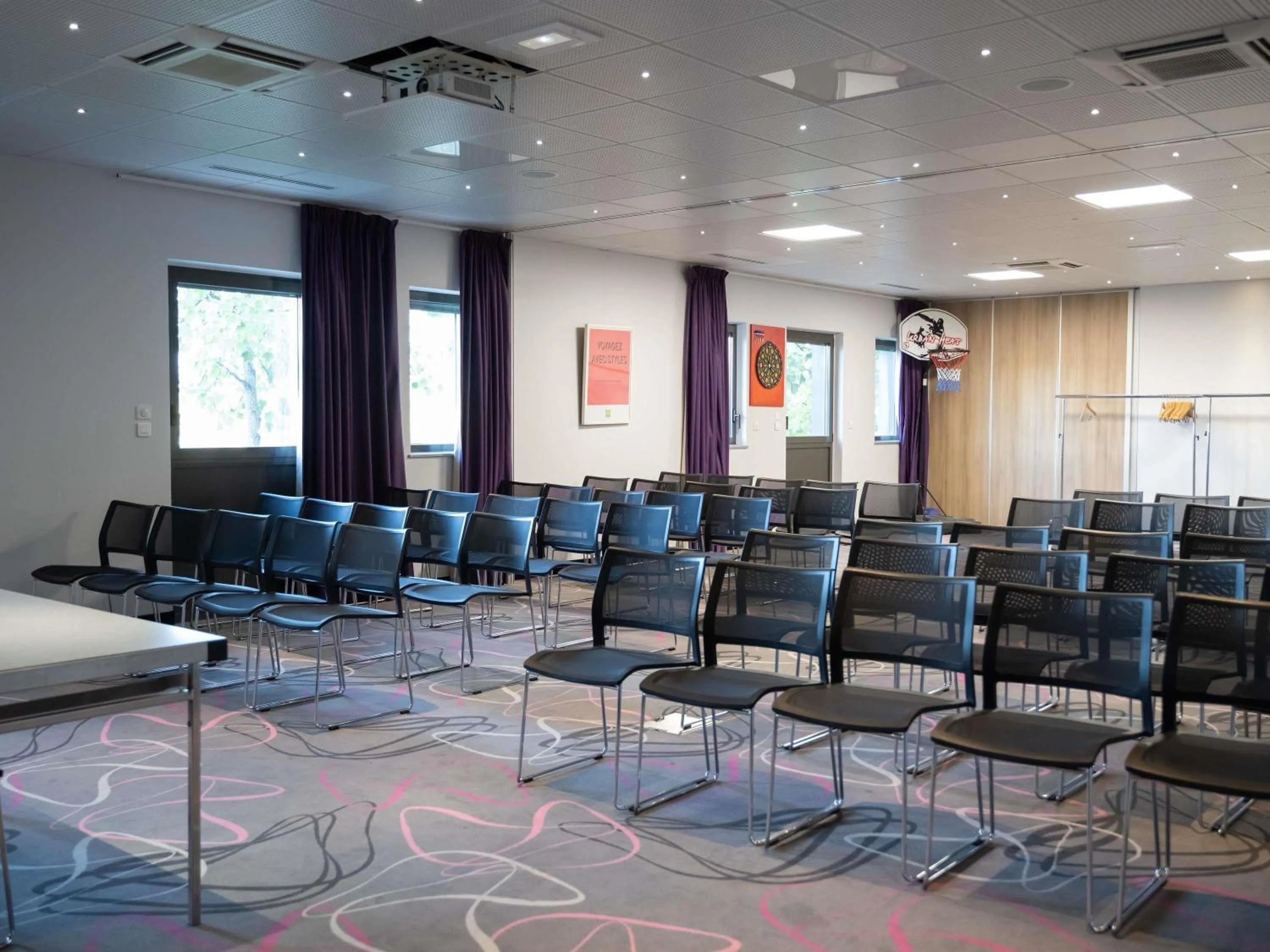 Meeting/conference room in ibis Styles Romans-Valence Gare TGV