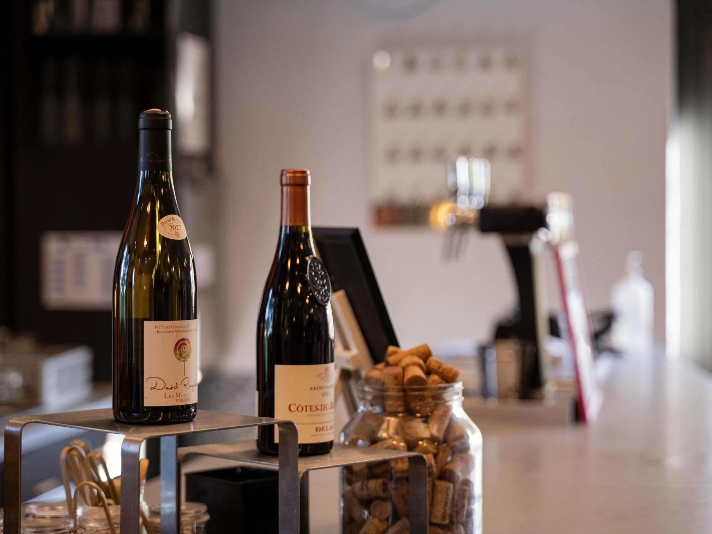 Lounge or bar in ibis Styles Romans-Valence Gare TGV