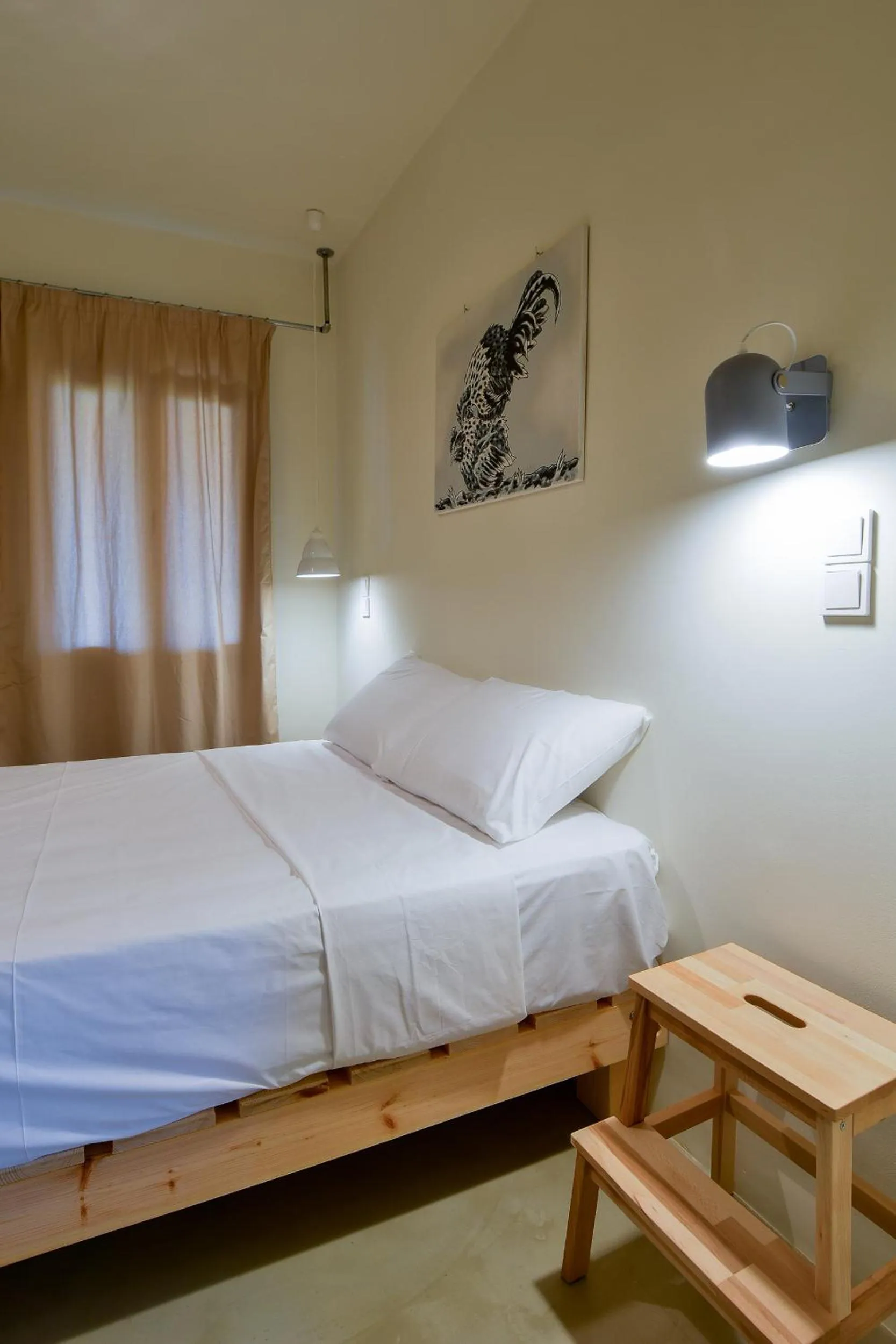 Bedroom in Rooster Guesthouse Rooms