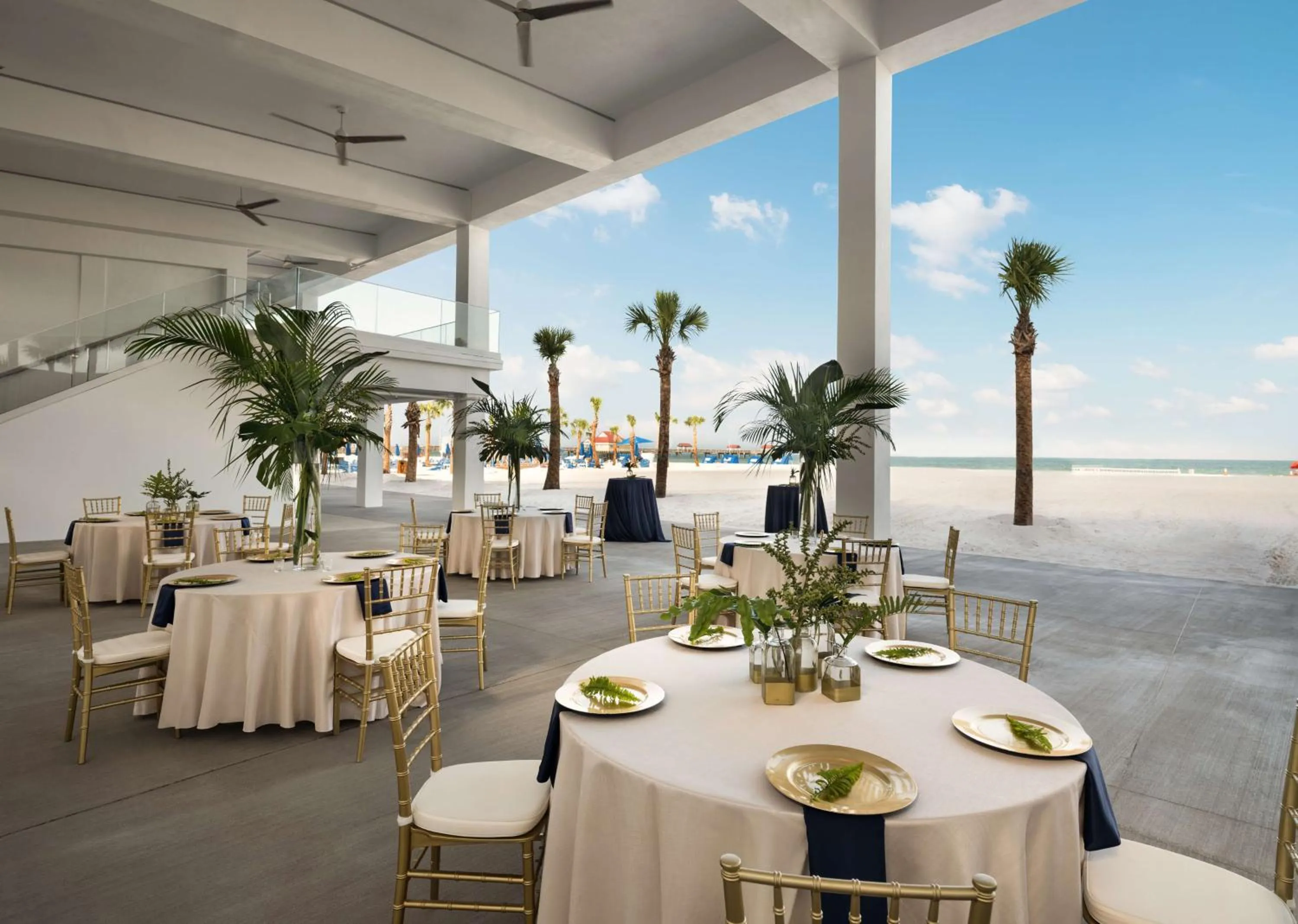 Dining area in Hilton Clearwater Beach Resort & Spa