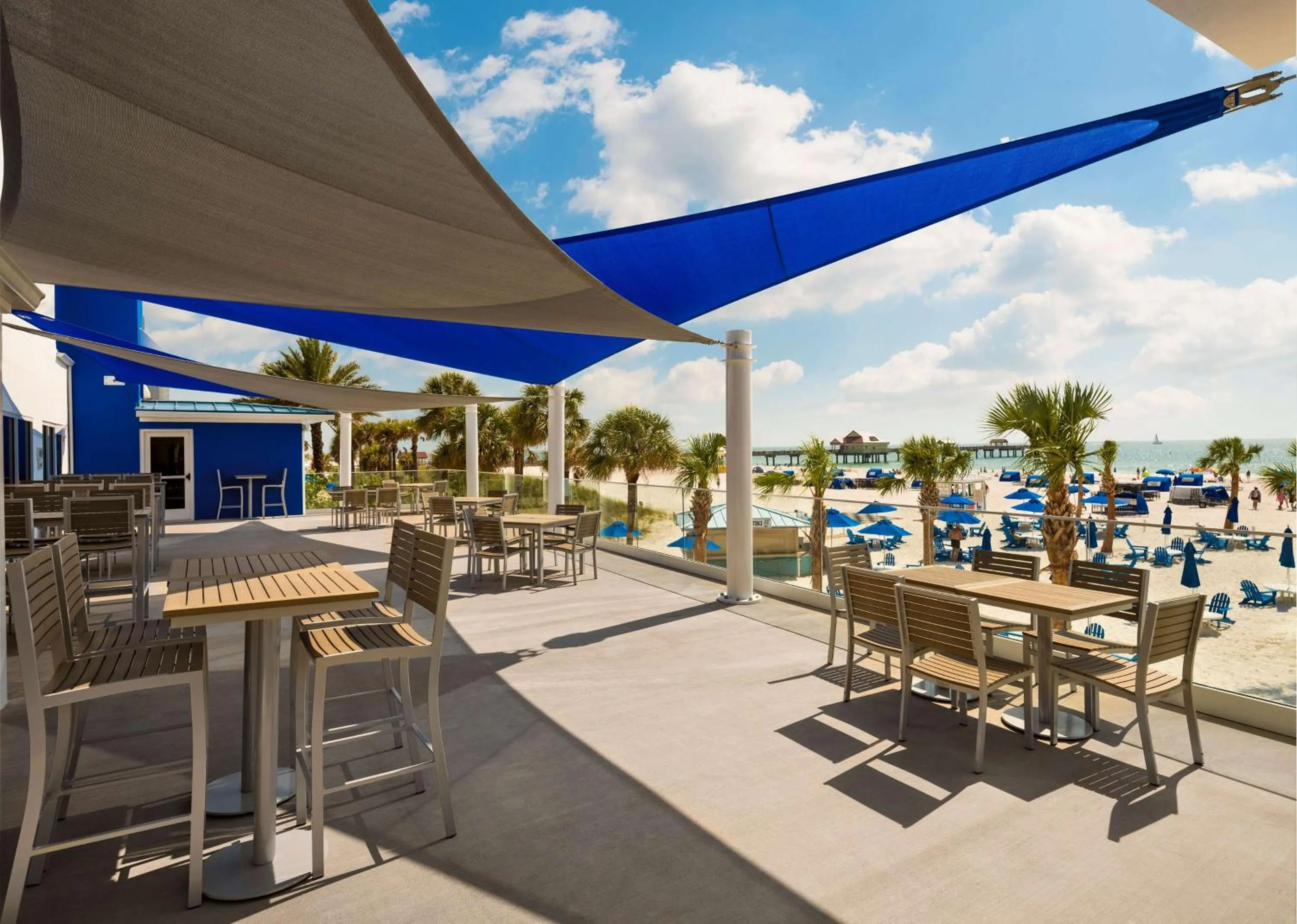 Dining area in Hilton Clearwater Beach Resort & Spa