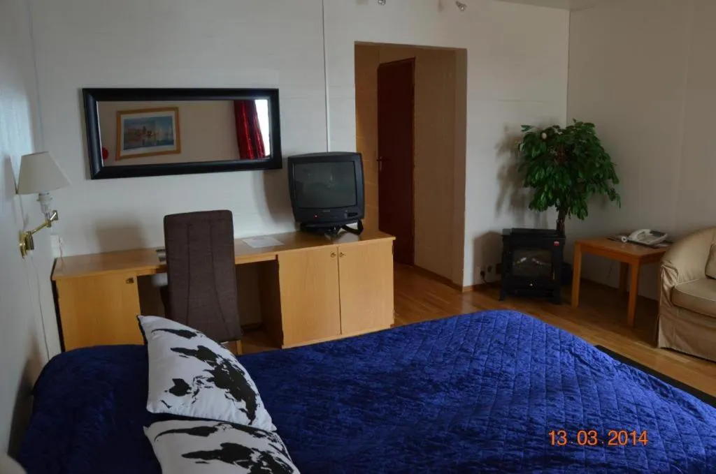 Bed in Mehamn Arctic Hotel