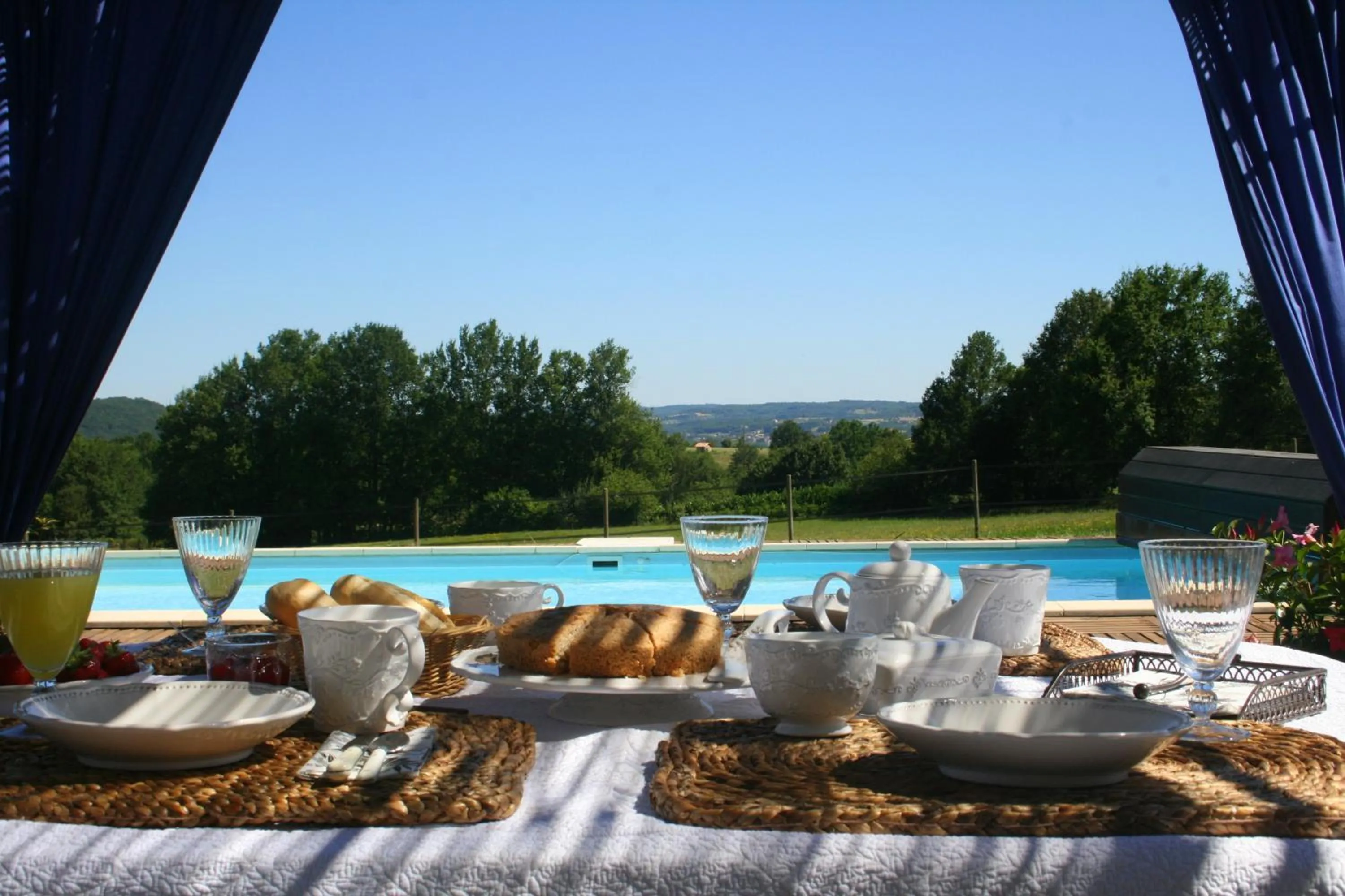 Continental breakfast in La Rolandie Haute