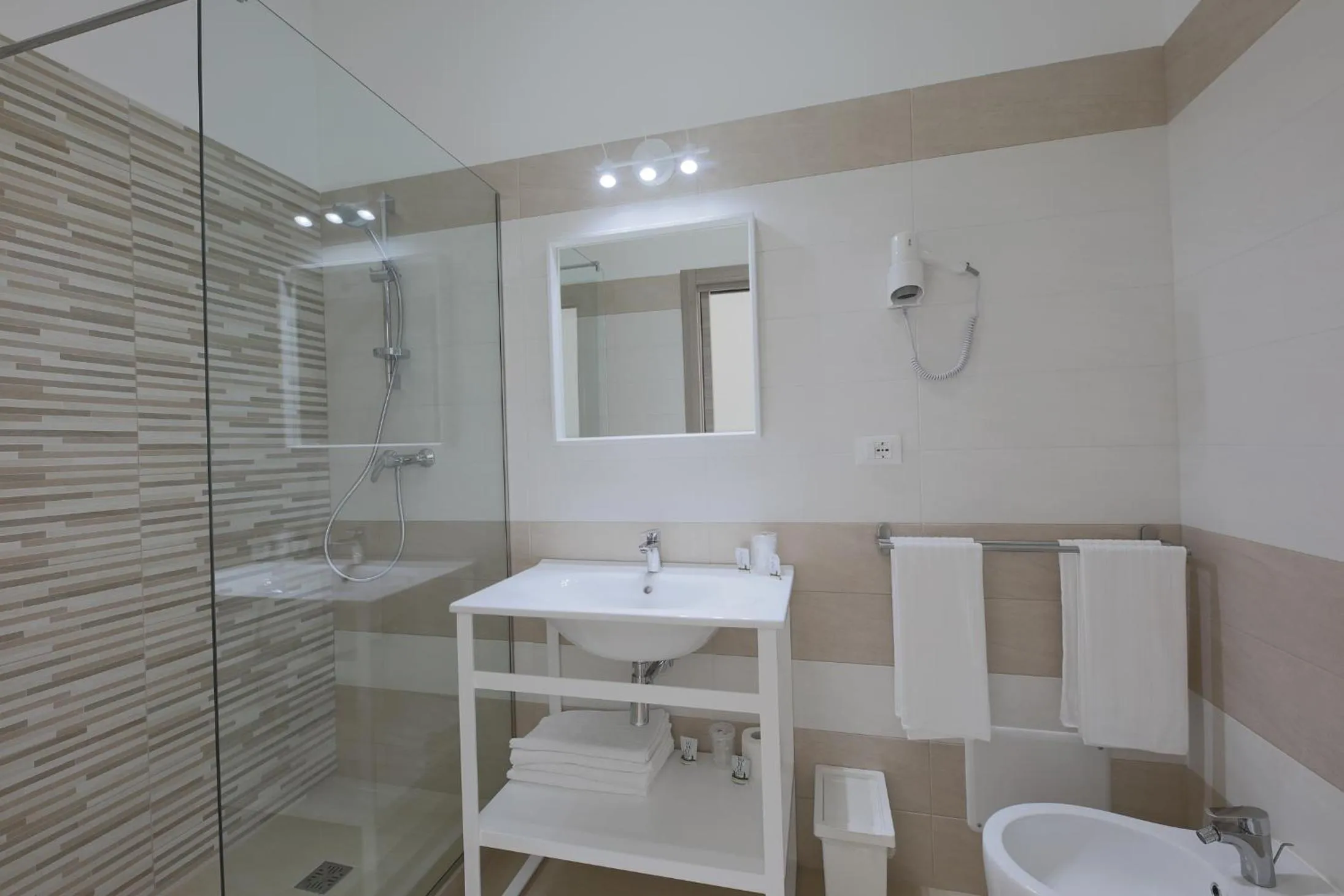 Bathroom in Hotel Corallo