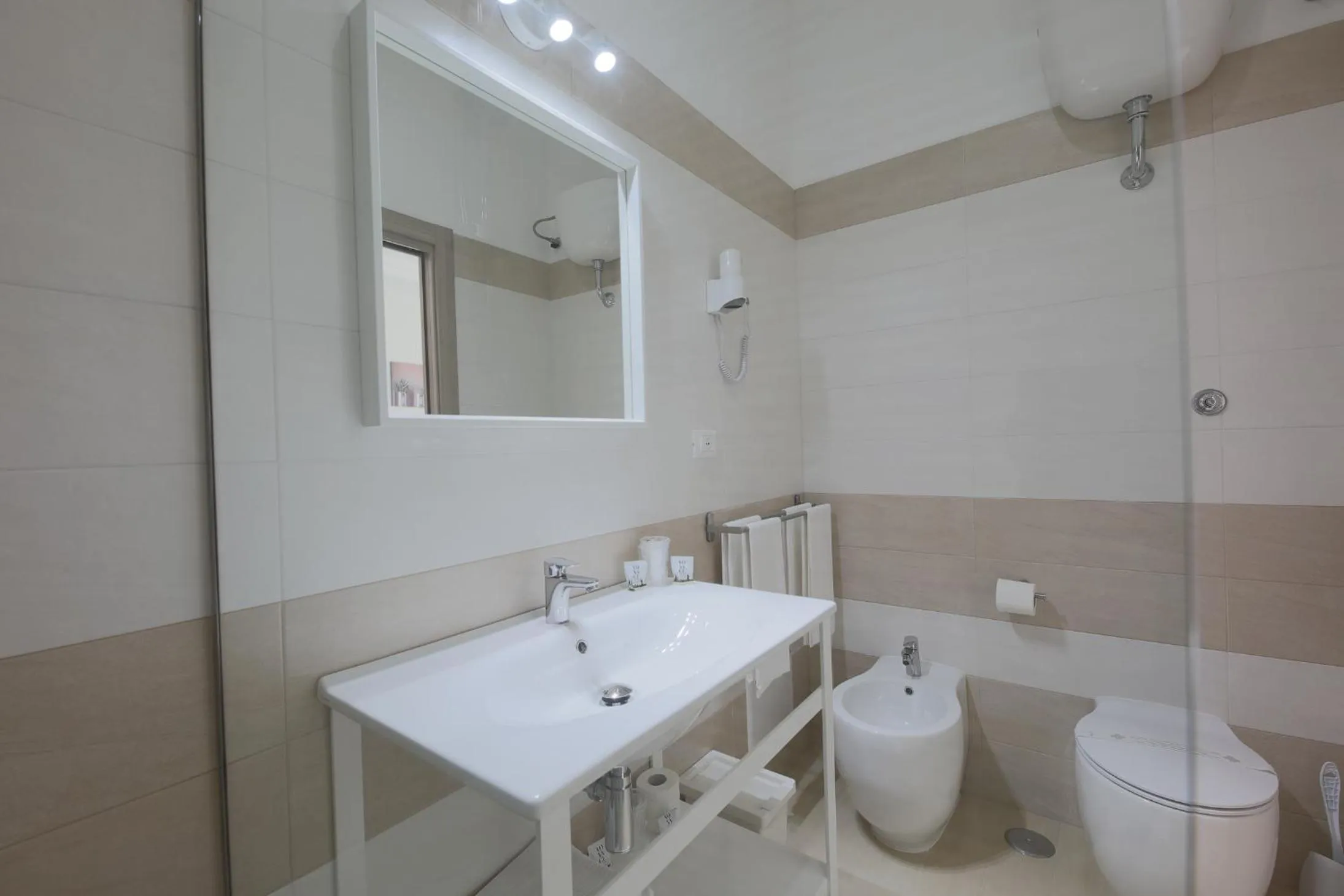 Bathroom in Hotel Corallo