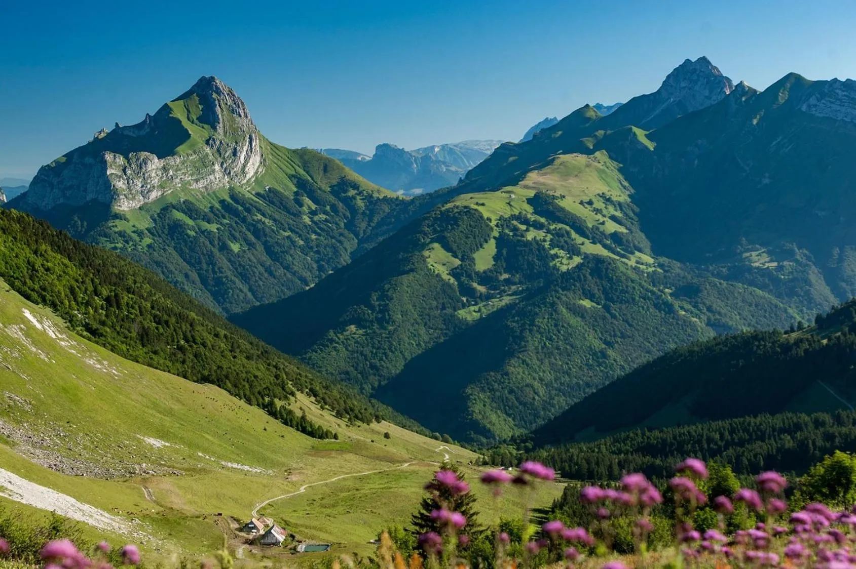 Spring in Hôtel du Soleil