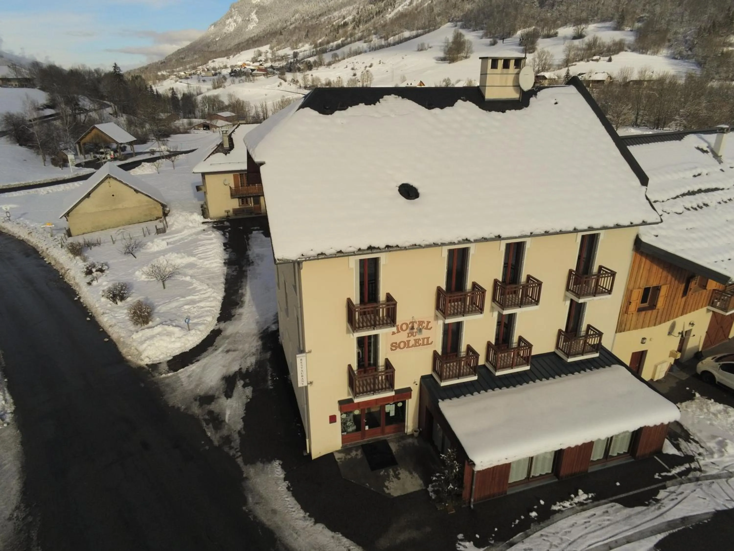 Property building in Hôtel du Soleil