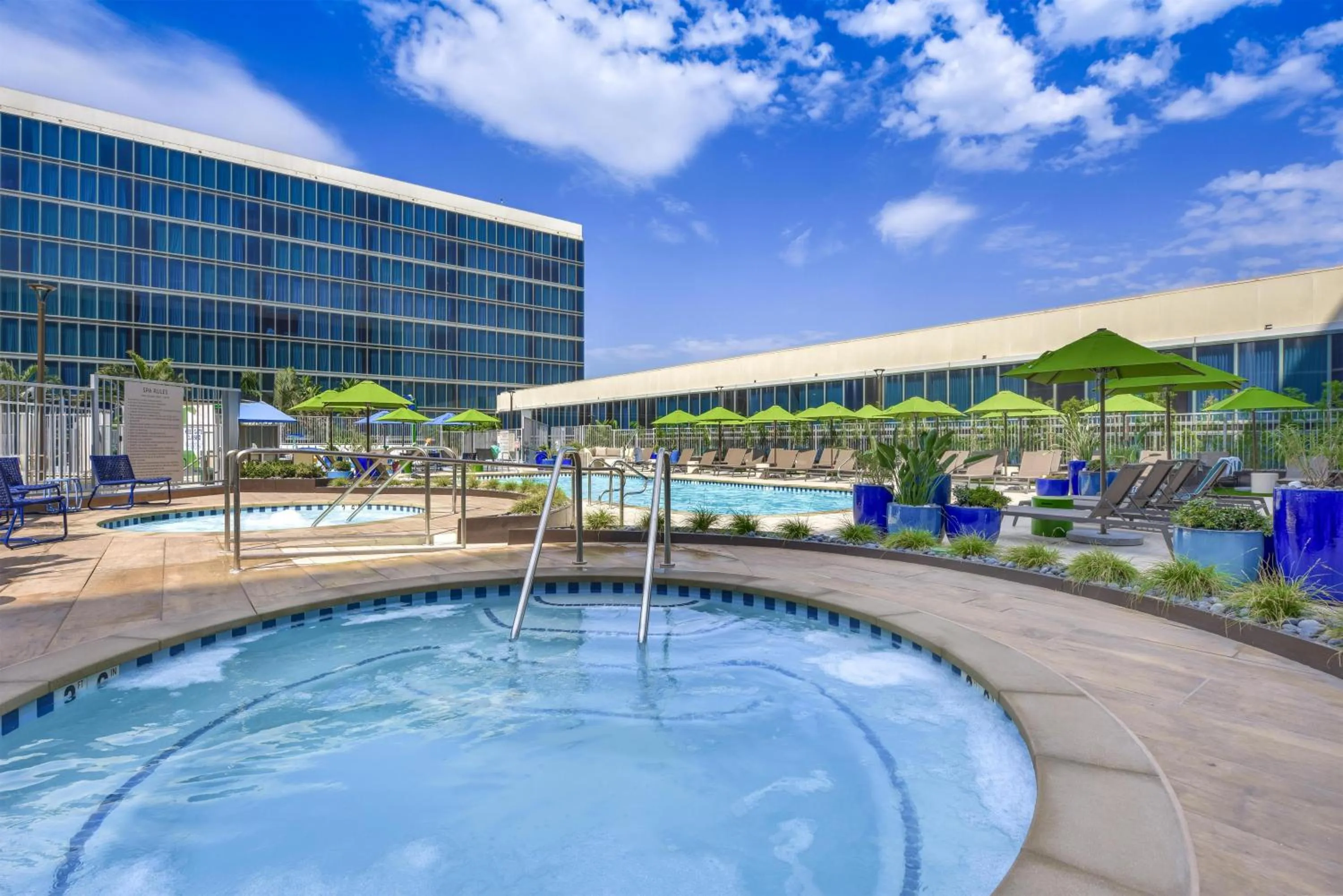 Pool view in Hilton Anaheim