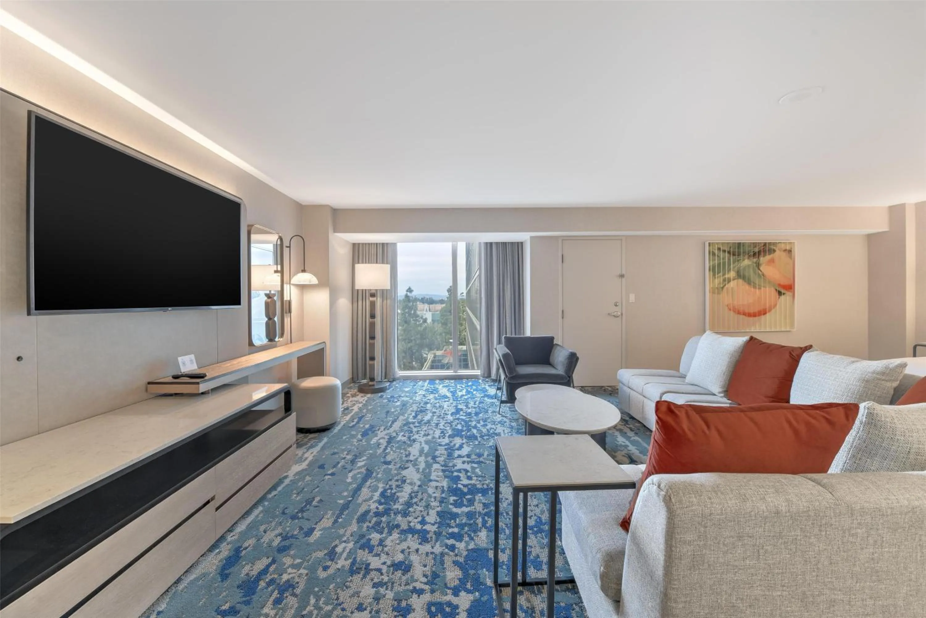 Living room in Hilton Anaheim