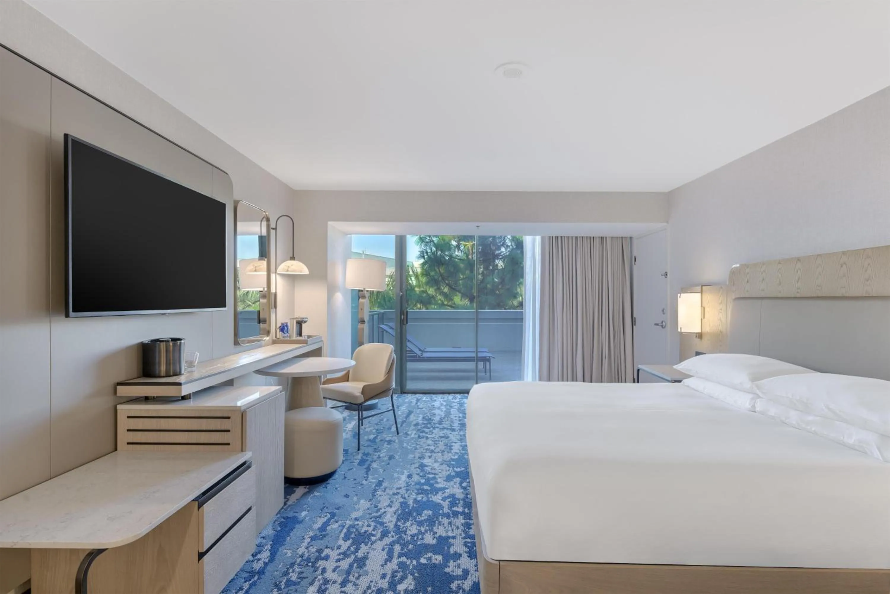 Bed in Hilton Anaheim