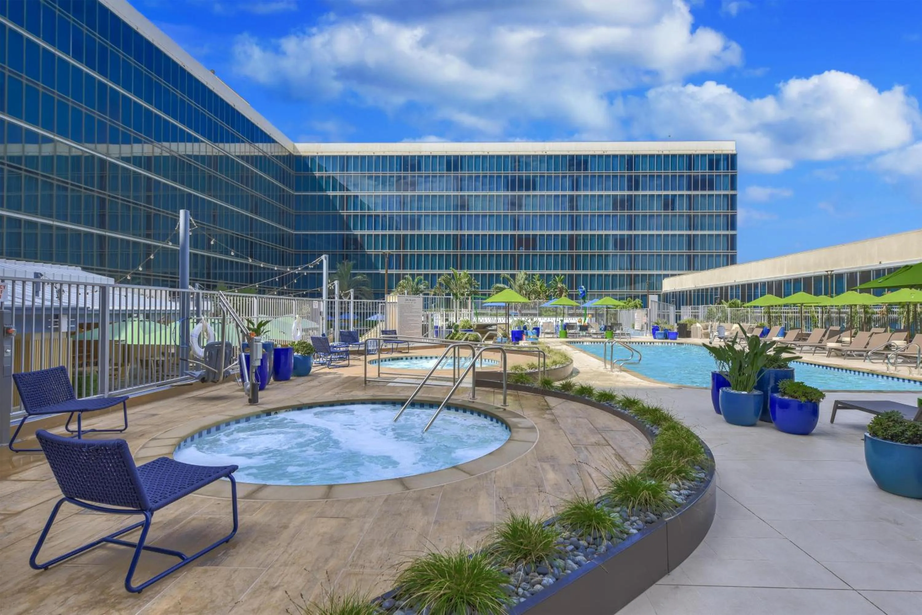 Pool view in Hilton Anaheim