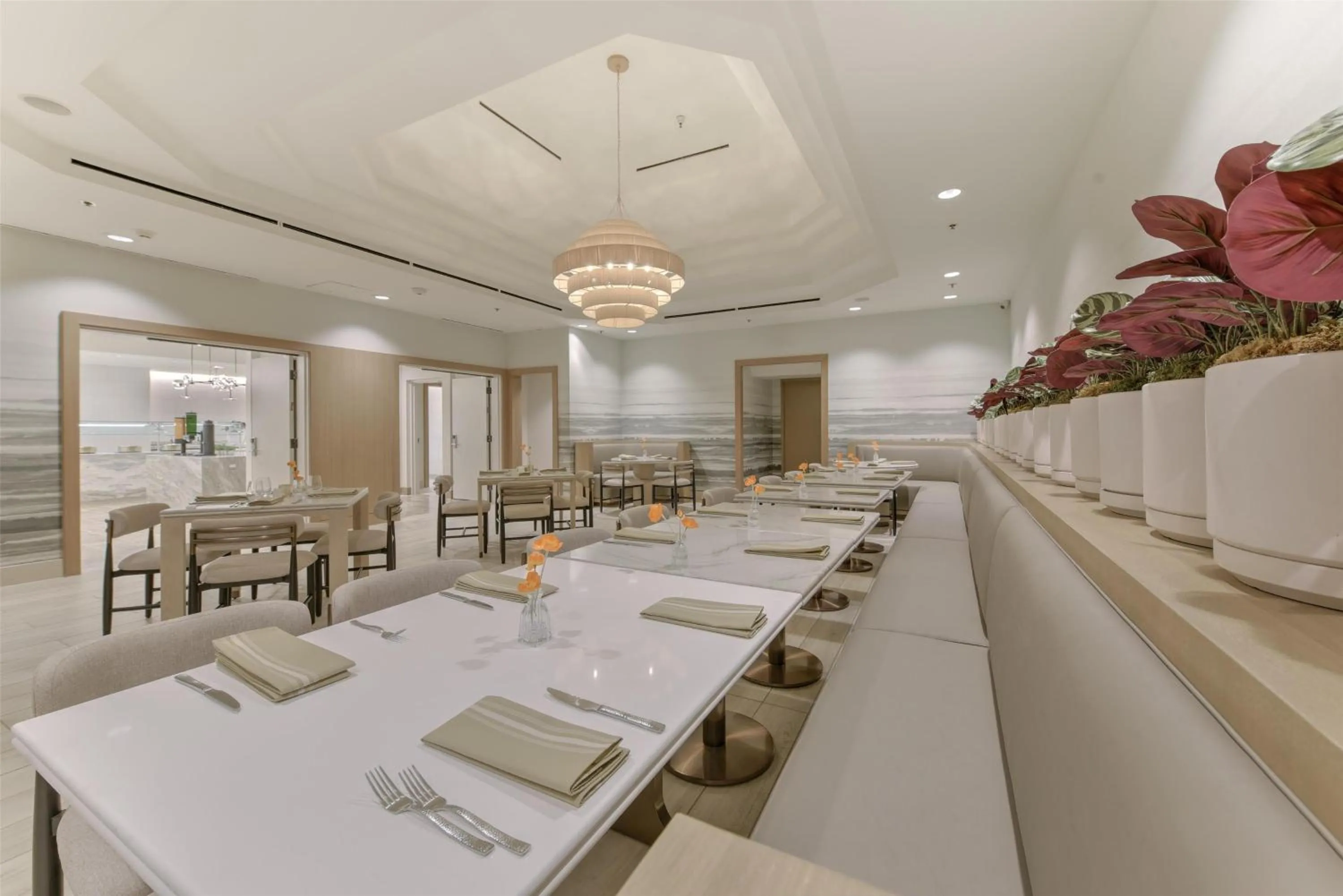 Restaurant/places to eat in Hilton Anaheim