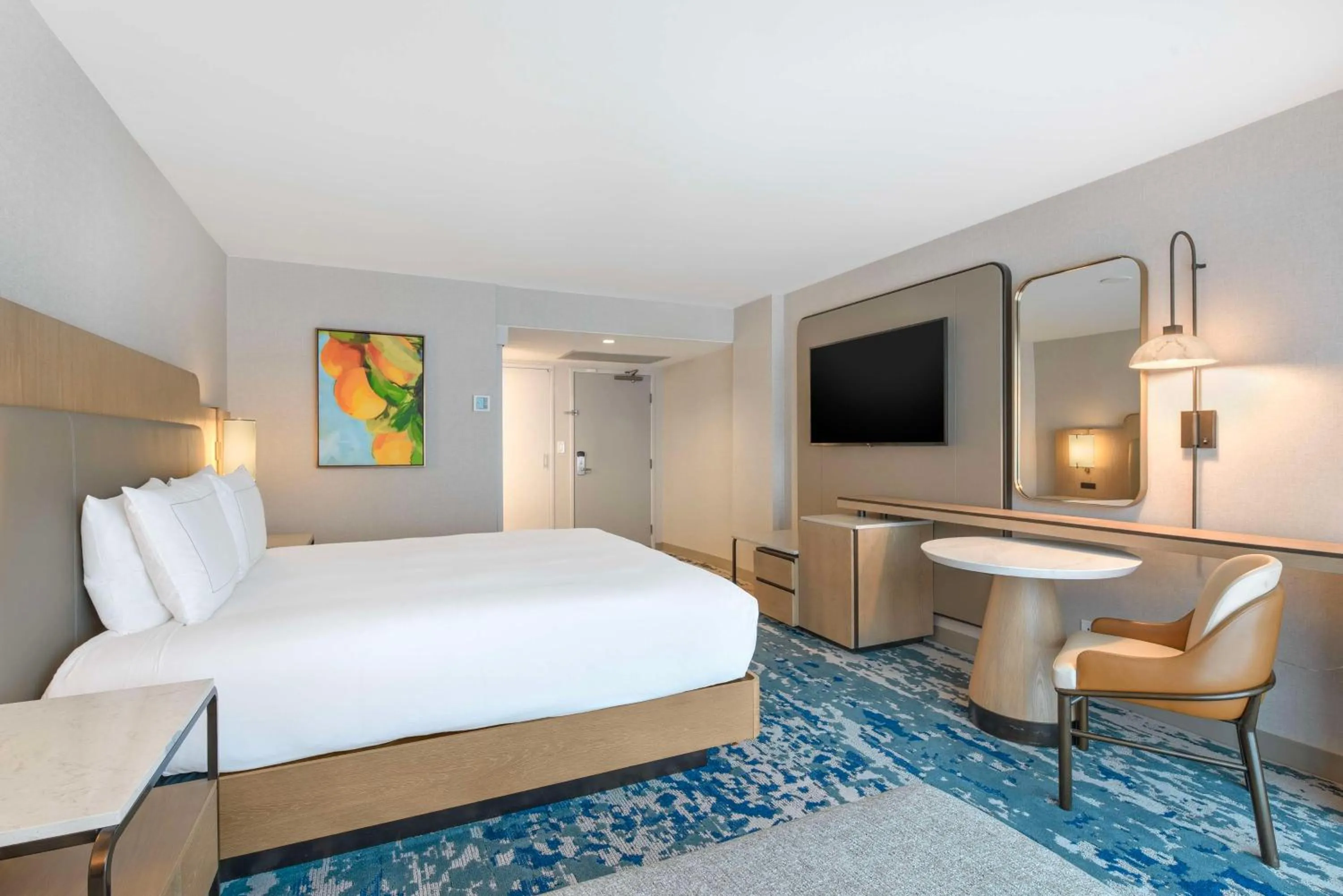 Bedroom, Bed in Hilton Anaheim