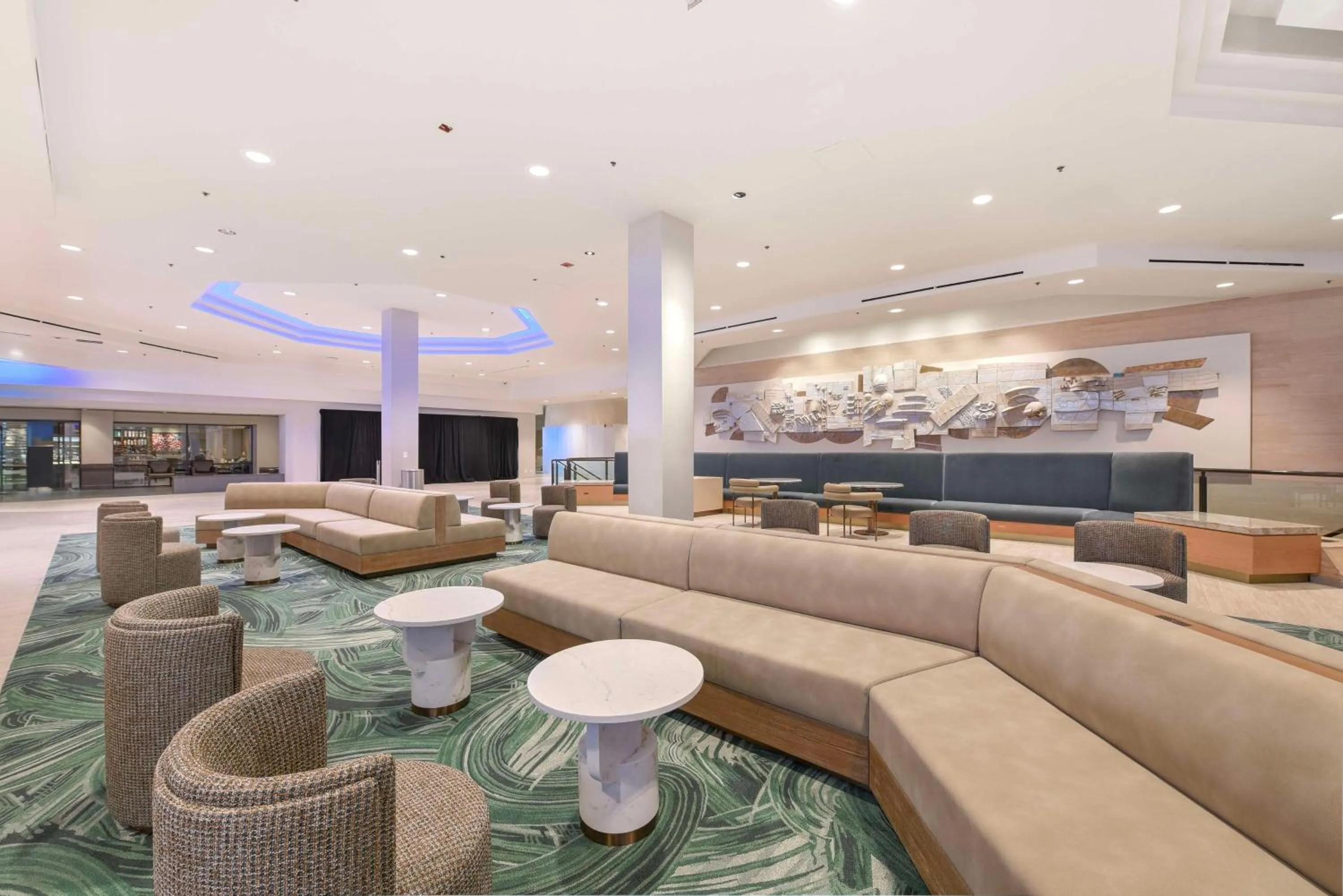 Lobby or reception in Hilton Anaheim