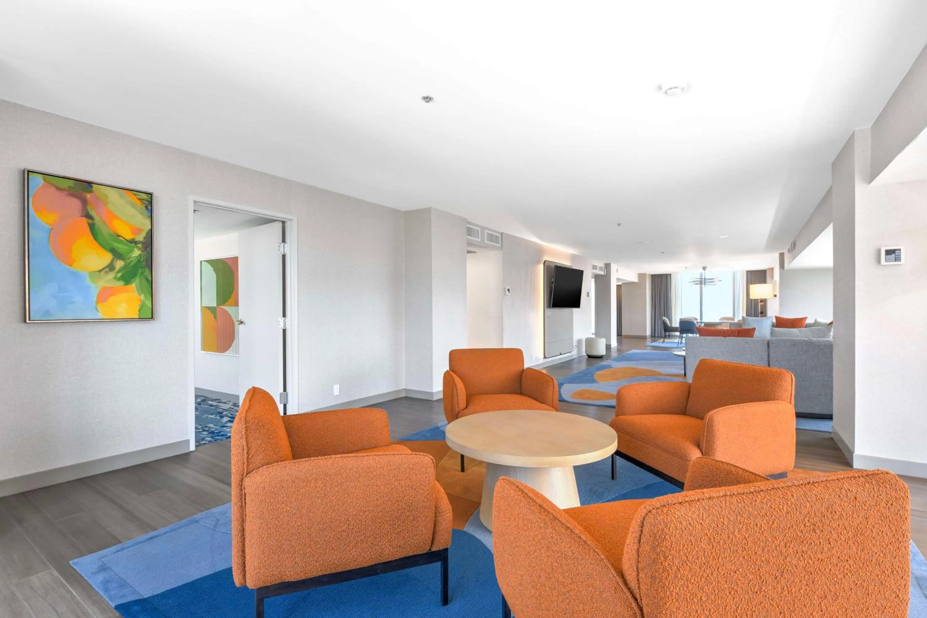 Living room in Hilton Anaheim