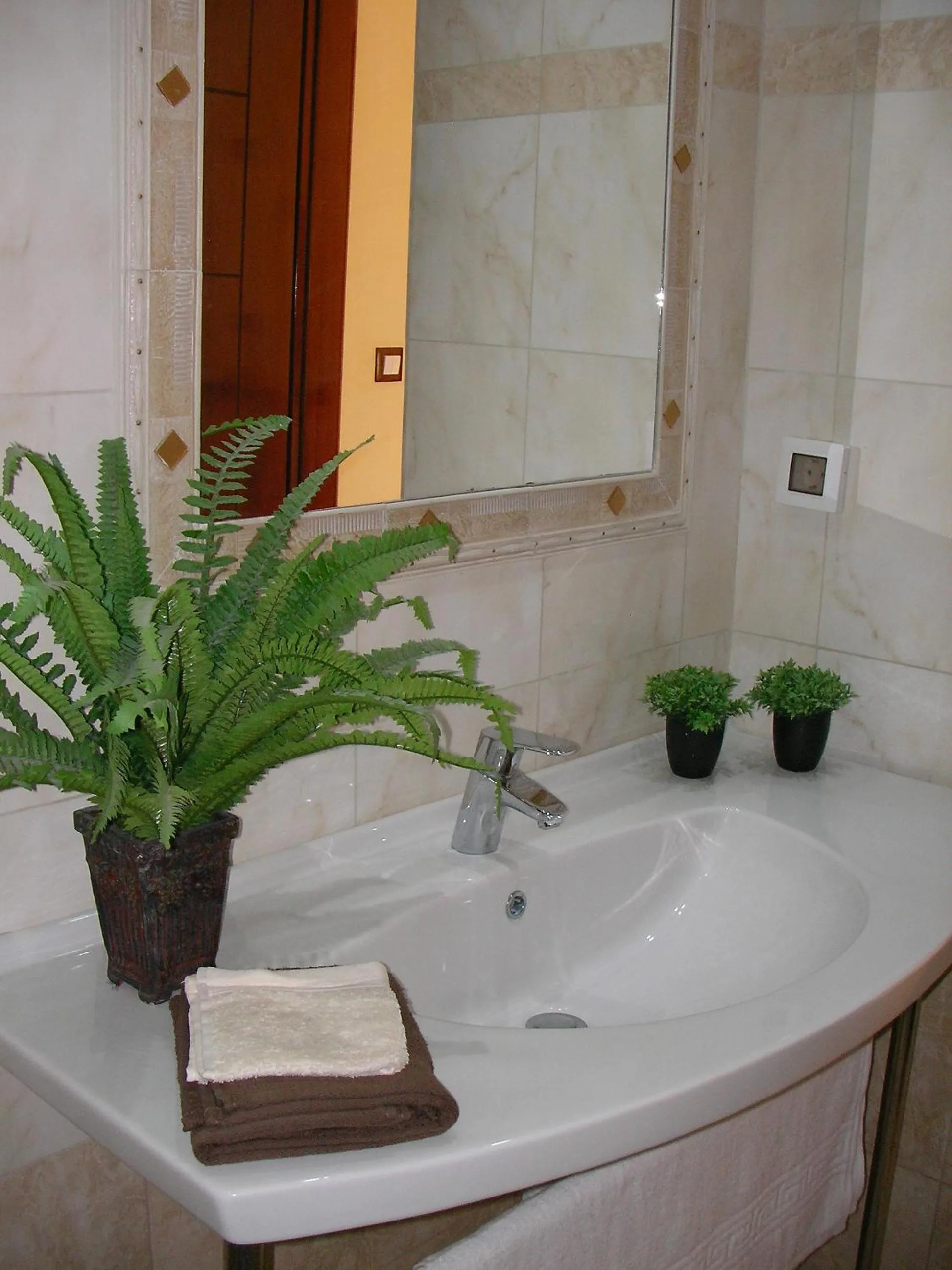 Bathroom in Mariana Hotel