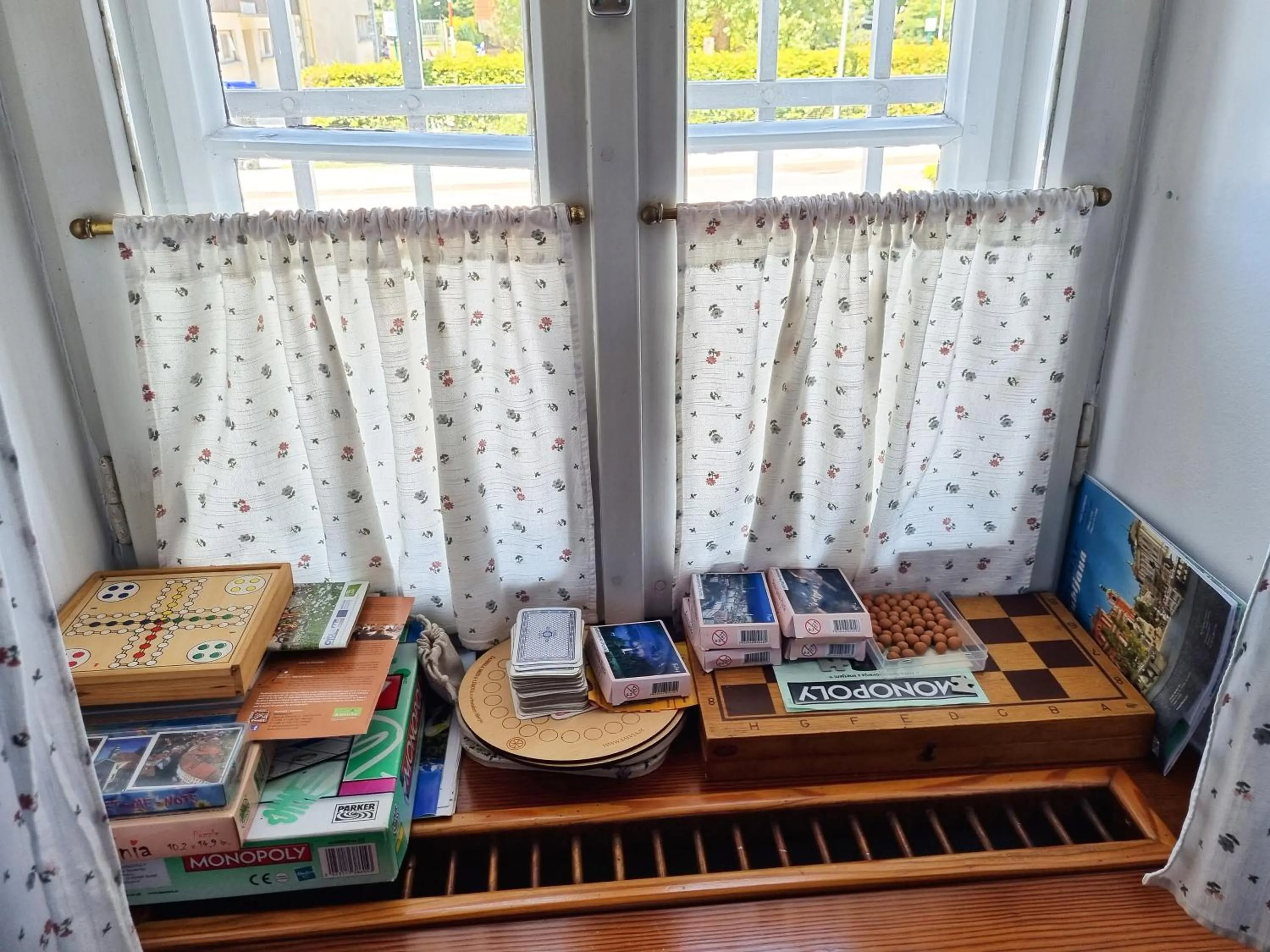 Communal lounge/ TV room in B&B Pod Skalo