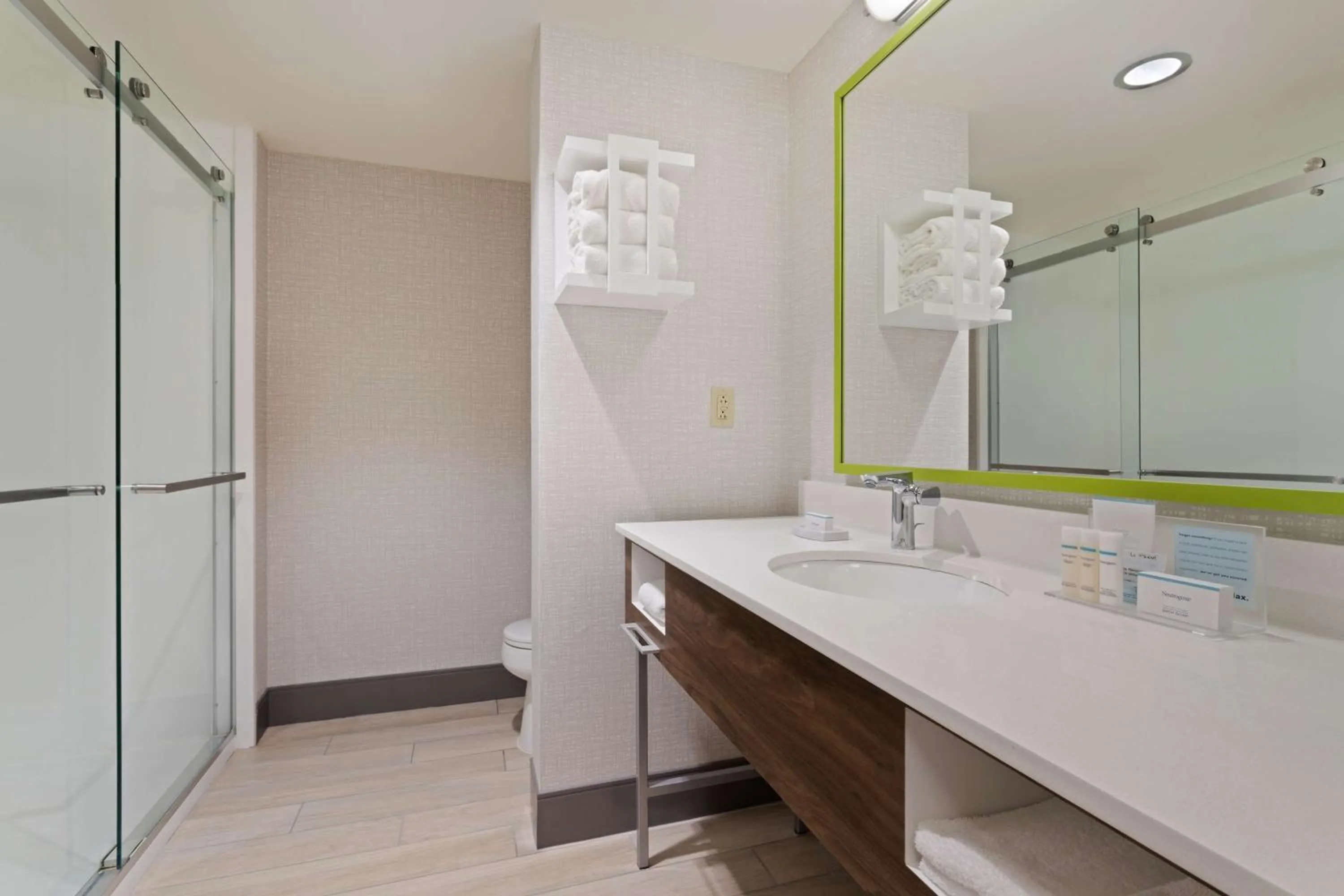 Bathroom in Hampton Inn Jacksonville-I-295 East/Baymeadows