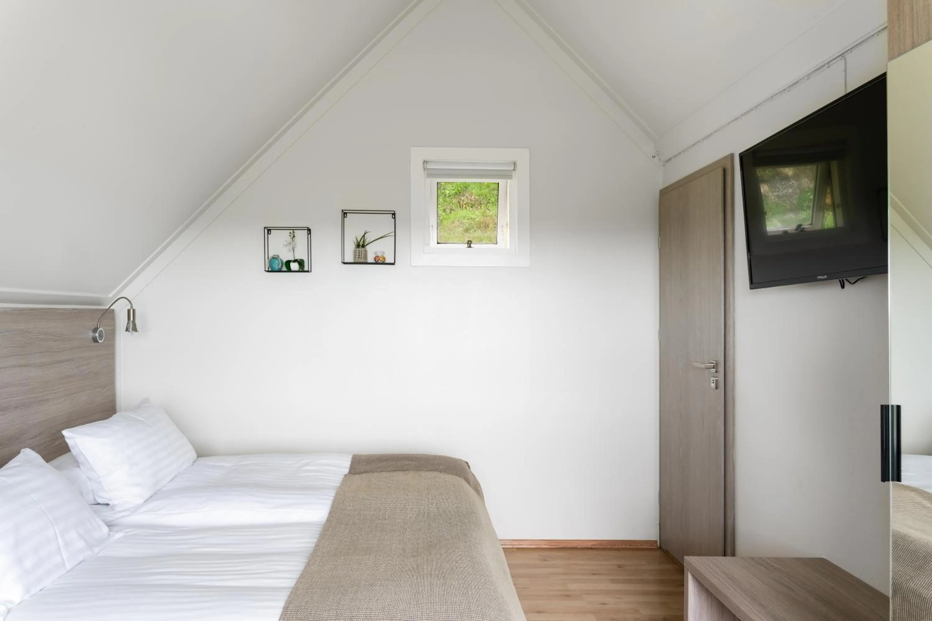 TV and multimedia, Bed in Vík Cottages