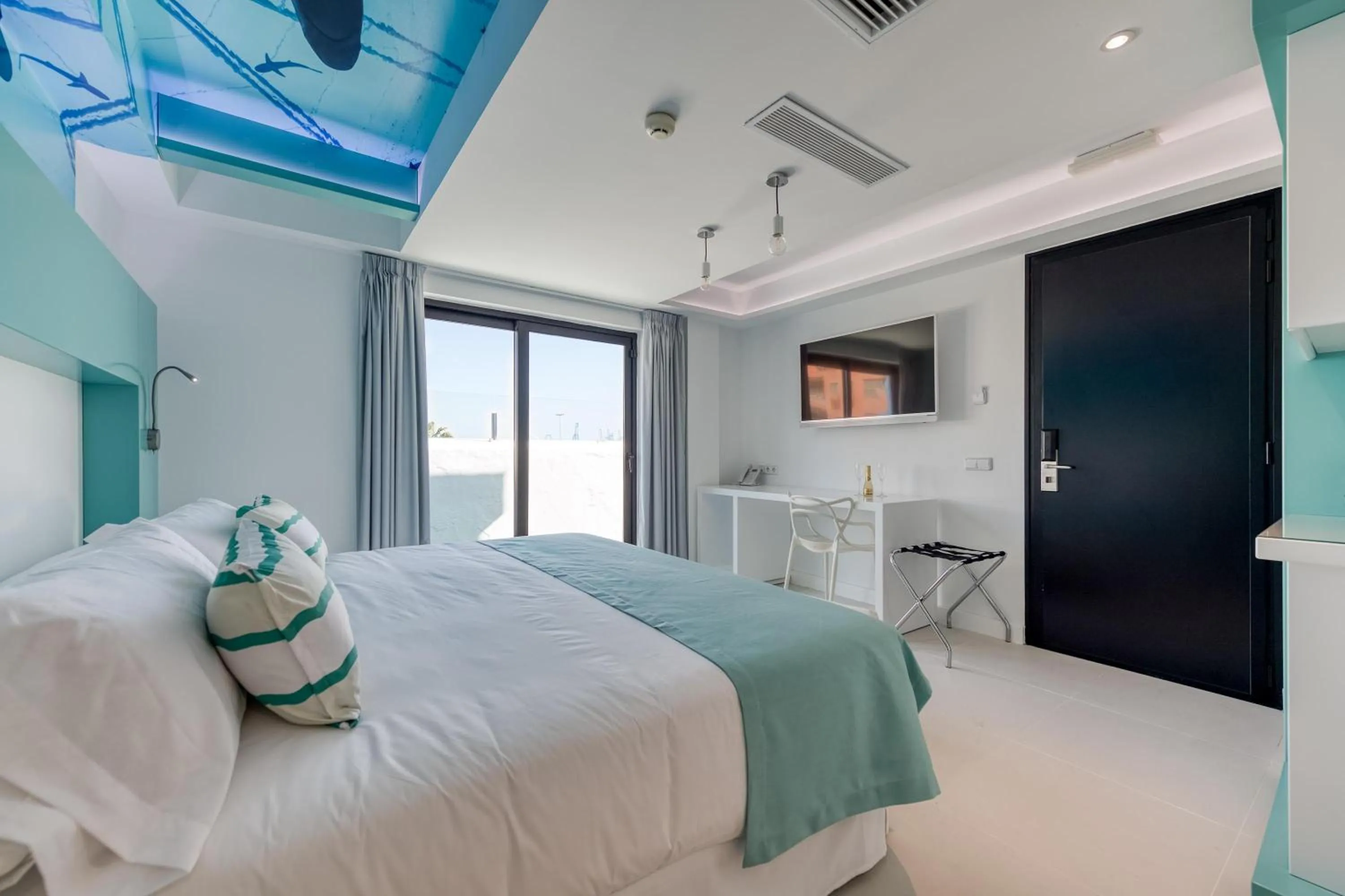 Photo of the whole room, Bed in HD Acuario Lifestyle