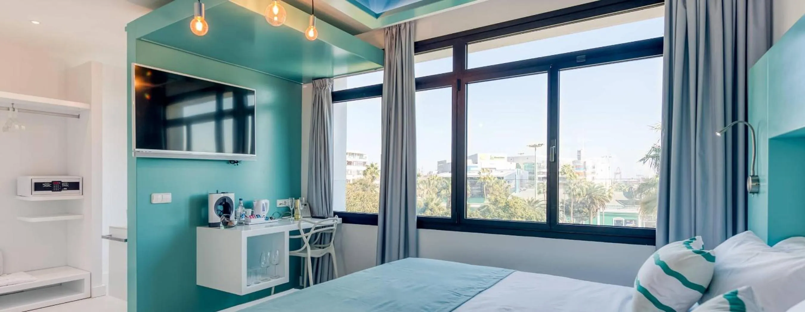 Photo of the whole room, Bed in HD Acuario Lifestyle